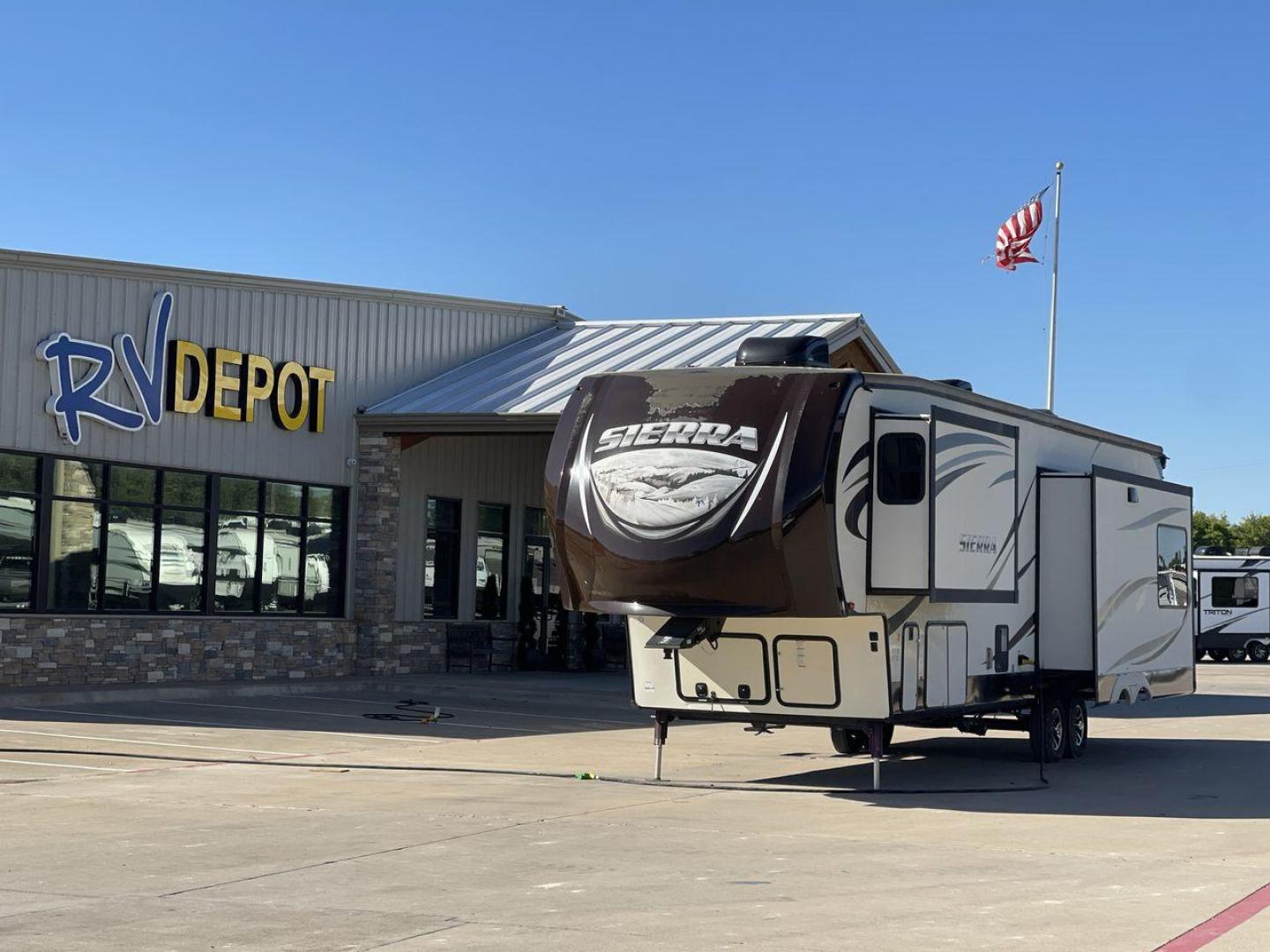 2016 TAN FOREST RIVER SIERRA 360PDEK (4X4FSEM25GJ) , Length: 41.92 ft. | Dry Weight: 12,799 lbs. | Gross Weight: 15,500 lbs. | Slides: 3 transmission, located at 4319 N Main Street, Cleburne, TX, 76033, (817) 221-0660, 32.435829, -97.384178 - The 2016 Forest River Sierra 360PDEK is a dual-axle aluminum wheel set-up that measures a little under 42 ft. in length. It has a dry weight of 12,799 lbs. and a GVWR of 15,500 lbs. It comes with automatic heating and cooling rated at 35,000 and 15,000 BTUs respectively. With 3 slides, this fifth wh - Photo#0