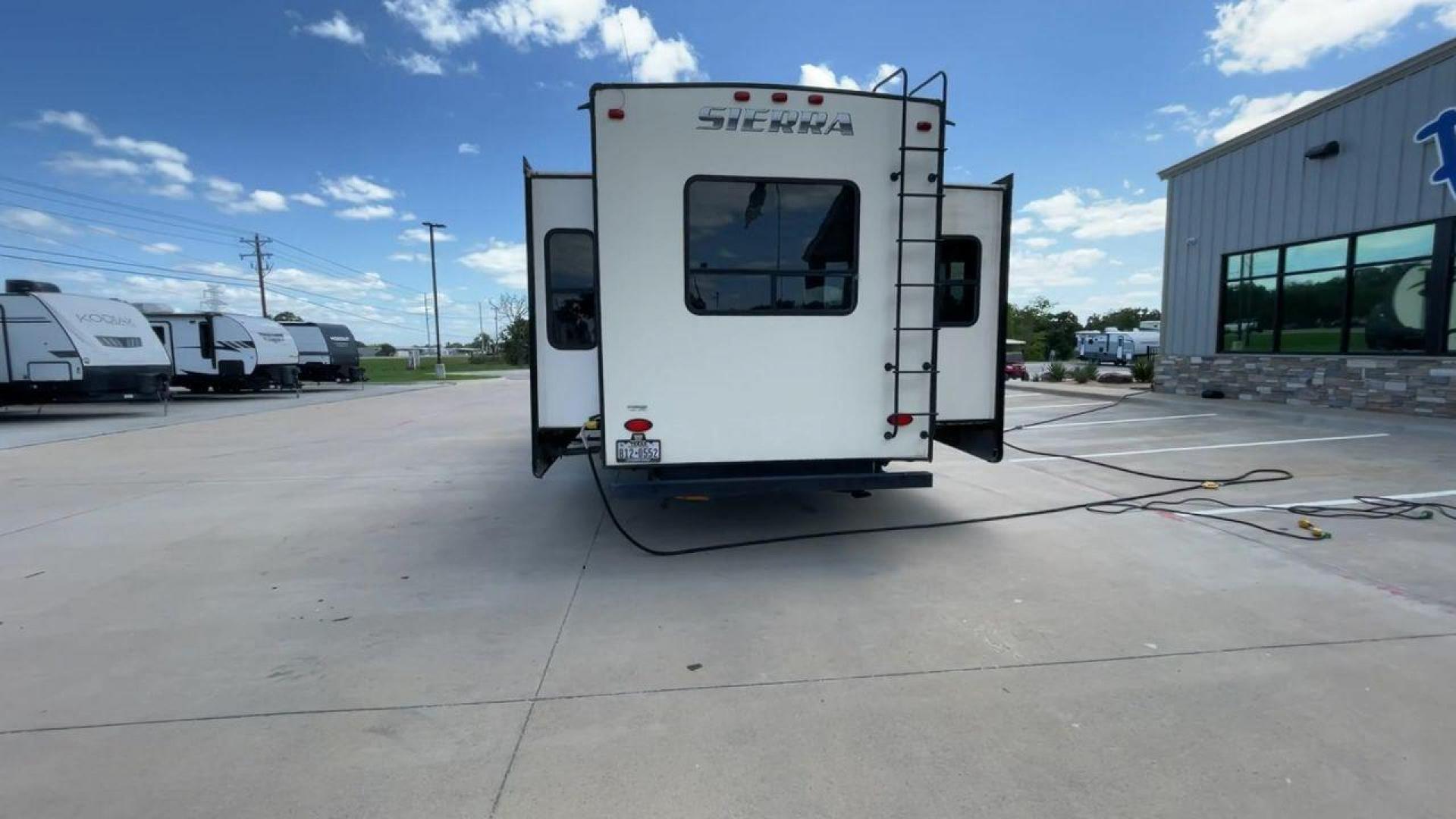 2016 FOREST RIVER SIERRA 371REBH (4X4FSEN22GJ) , located at 4319 N Main Street, Cleburne, TX, 76033, (817) 221-0660, 32.435829, -97.384178 - Photo#8