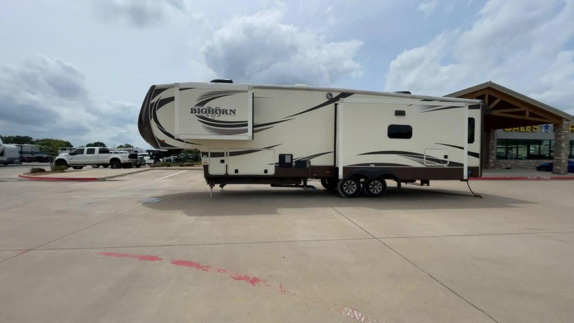 2016 HEARTLAND BIGHORN 3570RS (5SFBG3729GE) , located at 4319 N Main Street, Cleburne, TX, 76033, (817) 221-0660, 32.435829, -97.384178 - Photo#6