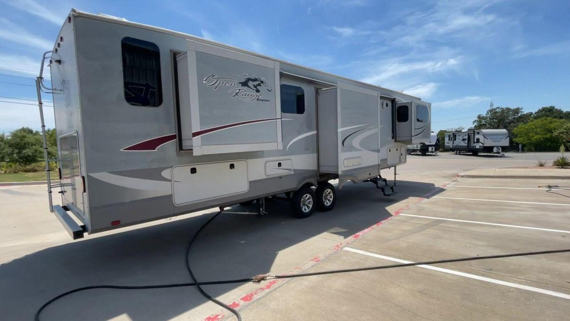 2016 HIGHLAND RIDGE OPEN RANGE 376FBH (58TFL4124G5) , Length: 41.9 ft. | Dry Weight: 12,015 lbs. | Gross Weight: 16,460 lbs. | Slides: 5 transmission, located at 4319 N Main Street, Cleburne, TX, 76033, (817) 221-0660, 32.435829, -97.384178 - Photo#1