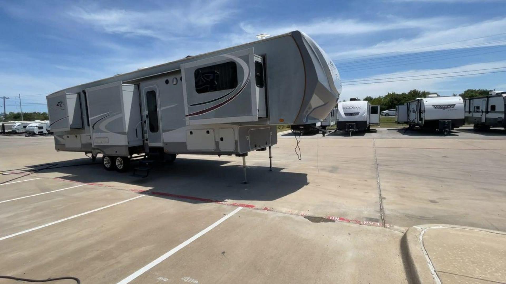 2016 HIGHLAND RIDGE OPEN RANGE 376FBH (58TFL4124G5) , Length: 41.9 ft. | Dry Weight: 12,015 lbs. | Gross Weight: 16,460 lbs. | Slides: 5 transmission, located at 4319 N Main Street, Cleburne, TX, 76033, (817) 221-0660, 32.435829, -97.384178 - Photo#3