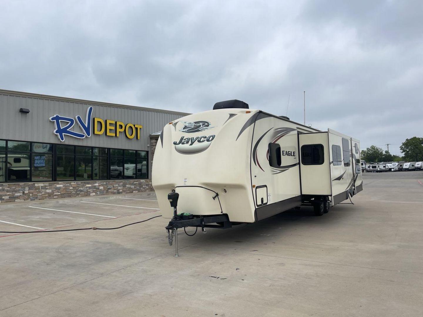 2016 JAYCO EAGLE 324BHTS (1UJBJ0BT0G1) , located at 4319 N Main Street, Cleburne, TX, 76033, (817) 221-0660, 32.435829, -97.384178 - Photo#0