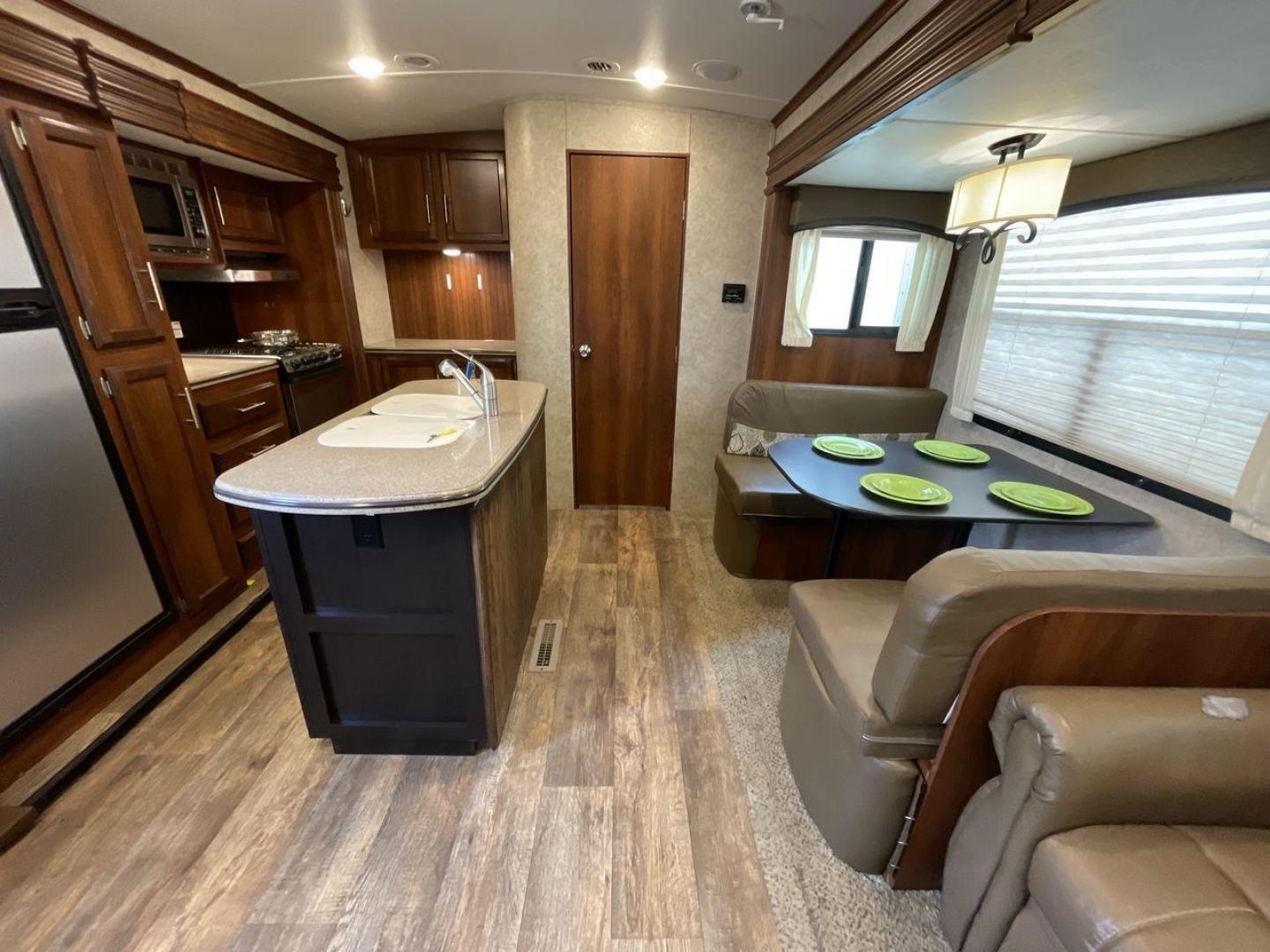 2016 JAYCO EAGLE 324BHTS (1UJBJ0BT0G1) , located at 4319 N Main Street, Cleburne, TX, 76033, (817) 221-0660, 32.435829, -97.384178 - Photo#12