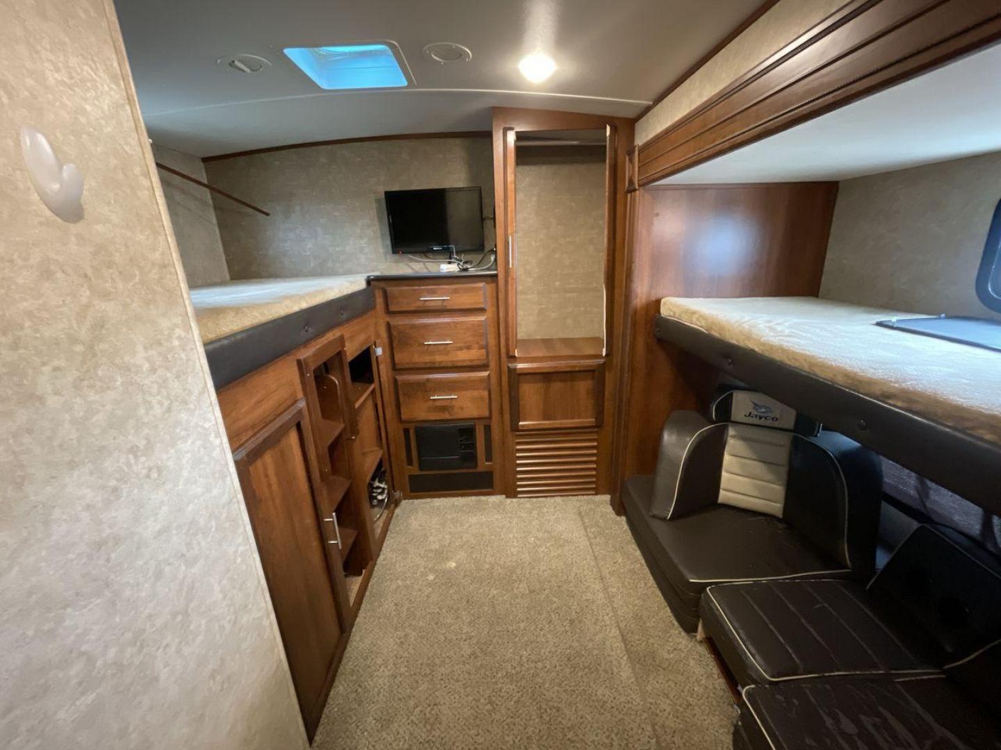 2016 JAYCO EAGLE 324BHTS (1UJBJ0BT0G1) , located at 4319 N Main Street, Cleburne, TX, 76033, (817) 221-0660, 32.435829, -97.384178 - Photo#18