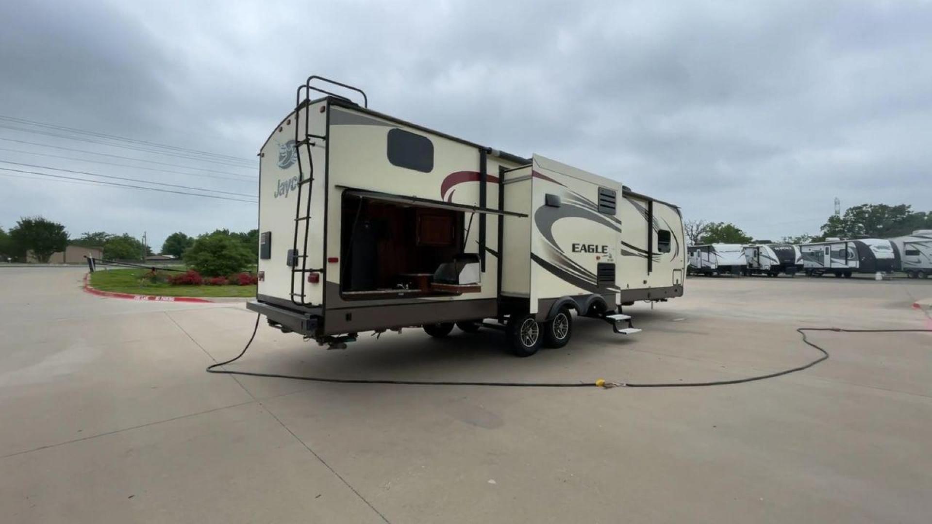 2016 JAYCO EAGLE 324BHTS (1UJBJ0BT0G1) , located at 4319 N Main Street, Cleburne, TX, 76033, (817) 221-0660, 32.435829, -97.384178 - Photo#1