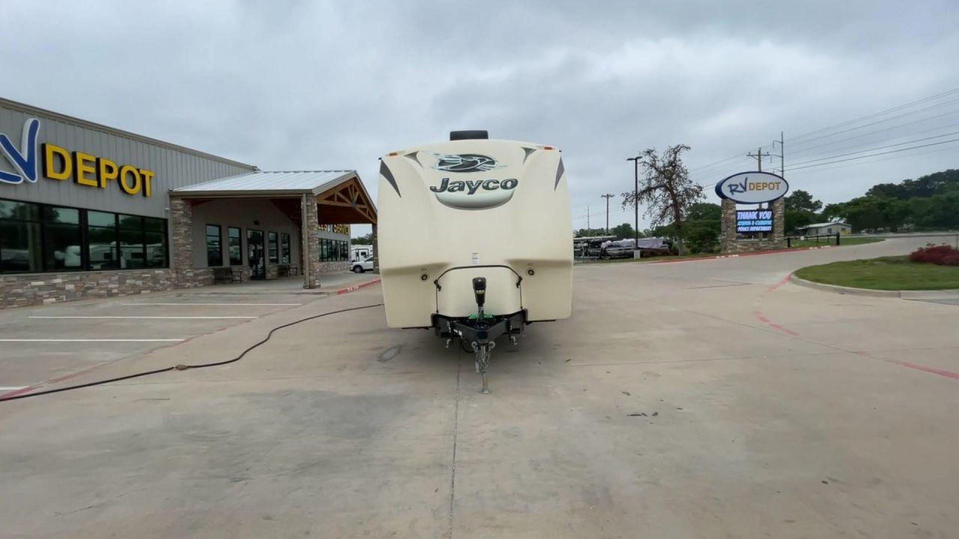 2016 JAYCO EAGLE 324BHTS (1UJBJ0BT0G1) , located at 4319 N Main Street, Cleburne, TX, 76033, (817) 221-0660, 32.435829, -97.384178 - Photo#4