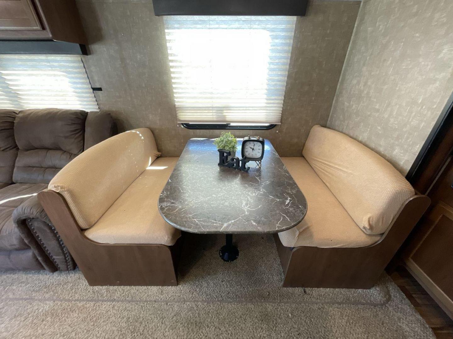 2016 JAYCO JAYFLIGHT 265RLS (1UJBJ0BN2G1) , located at 4319 N Main Street, Cleburne, TX, 76033, (817) 221-0660, 32.435829, -97.384178 - Photo#13