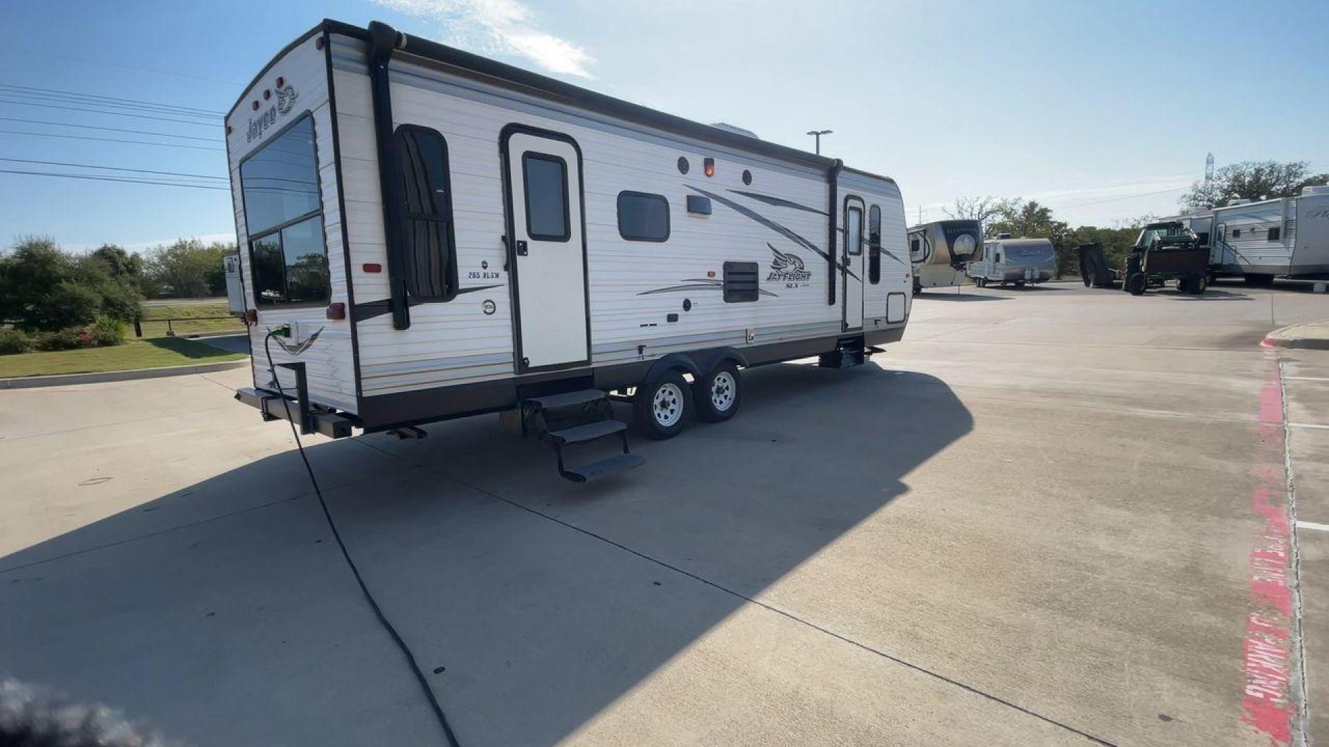 2016 JAYCO JAYFLIGHT 265RLS (1UJBJ0BN2G1) , located at 4319 N Main Street, Cleburne, TX, 76033, (817) 221-0660, 32.435829, -97.384178 - Photo#1