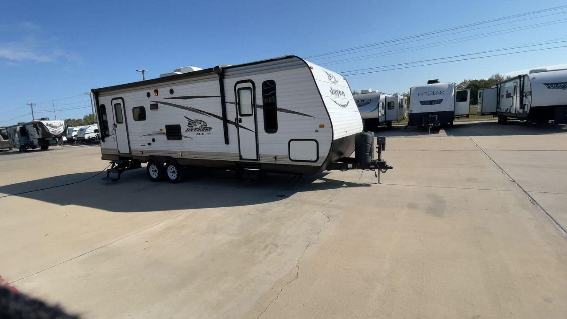 2016 JAYCO JAYFLIGHT 265RLS (1UJBJ0BN2G1) , located at 4319 N Main Street, Cleburne, TX, 76033, (817) 221-0660, 32.435829, -97.384178 - Photo#3