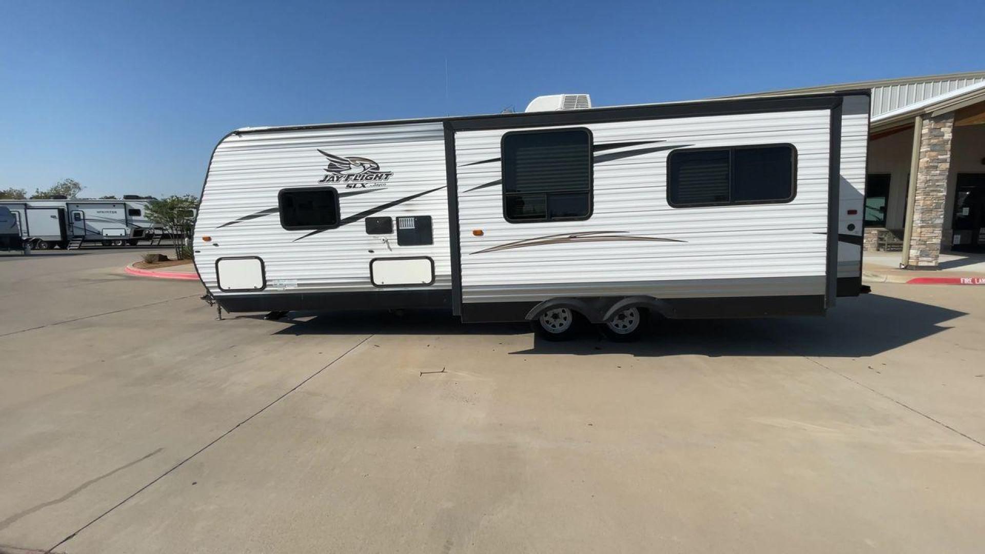 2016 JAYCO JAYFLIGHT 265RLS (1UJBJ0BN2G1) , located at 4319 N Main Street, Cleburne, TX, 76033, (817) 221-0660, 32.435829, -97.384178 - Photo#6