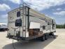 2016 JAYCO JAYFLIGHT 27BH (1UJBJ0BP9G7) , located at 4319 N Main Street, Cleburne, TX, 76033, (817) 221-0660, 32.435829, -97.384178 - Photo#25