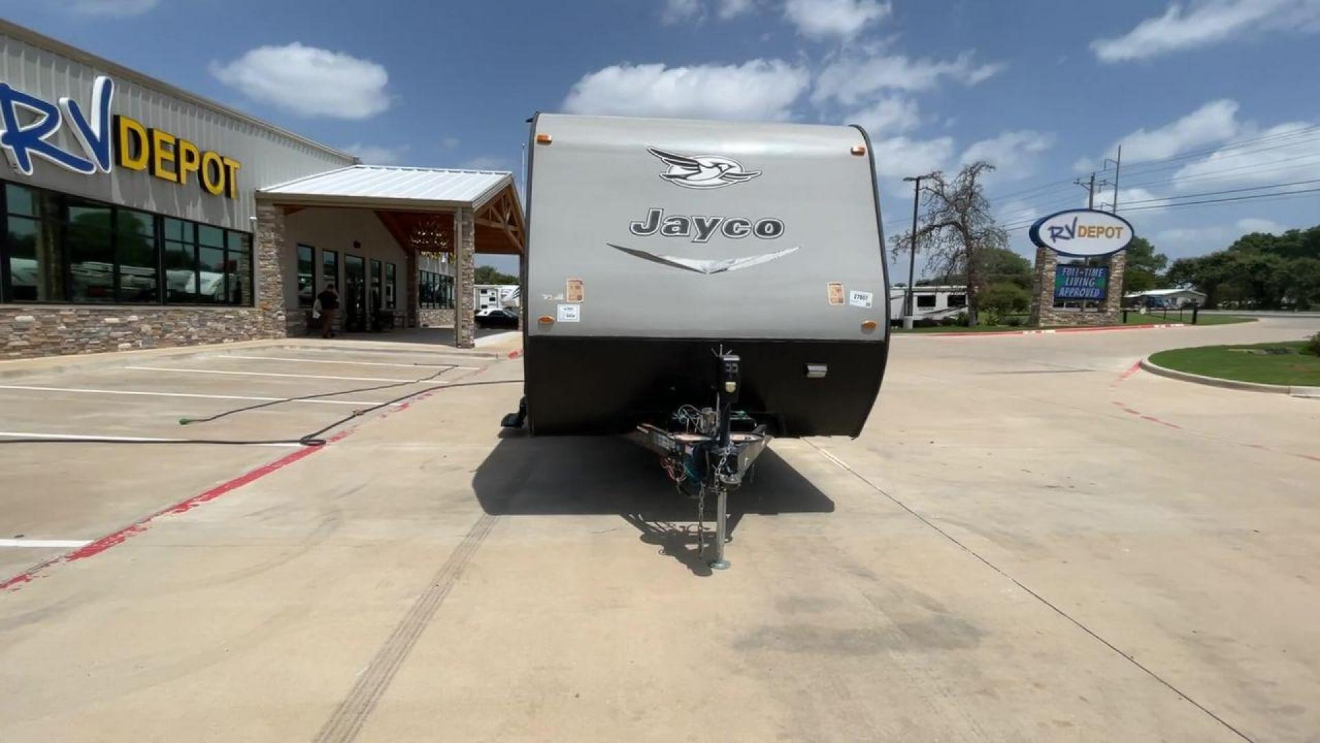 2016 JAYCO JAYFLIGHT 27BH (1UJBJ0BP9G7) , located at 4319 N Main Street, Cleburne, TX, 76033, (817) 221-0660, 32.435829, -97.384178 - Photo#4