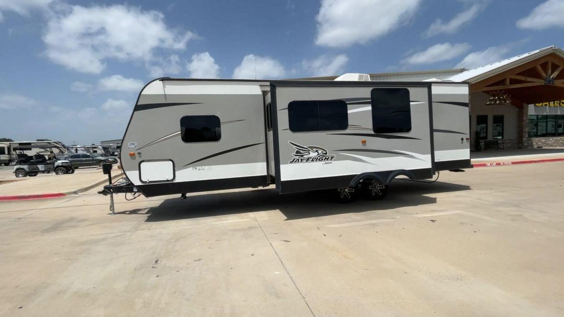 2016 JAYCO JAYFLIGHT 27BH (1UJBJ0BP9G7) , located at 4319 N Main Street, Cleburne, TX, 76033, (817) 221-0660, 32.435829, -97.384178 - Photo#6