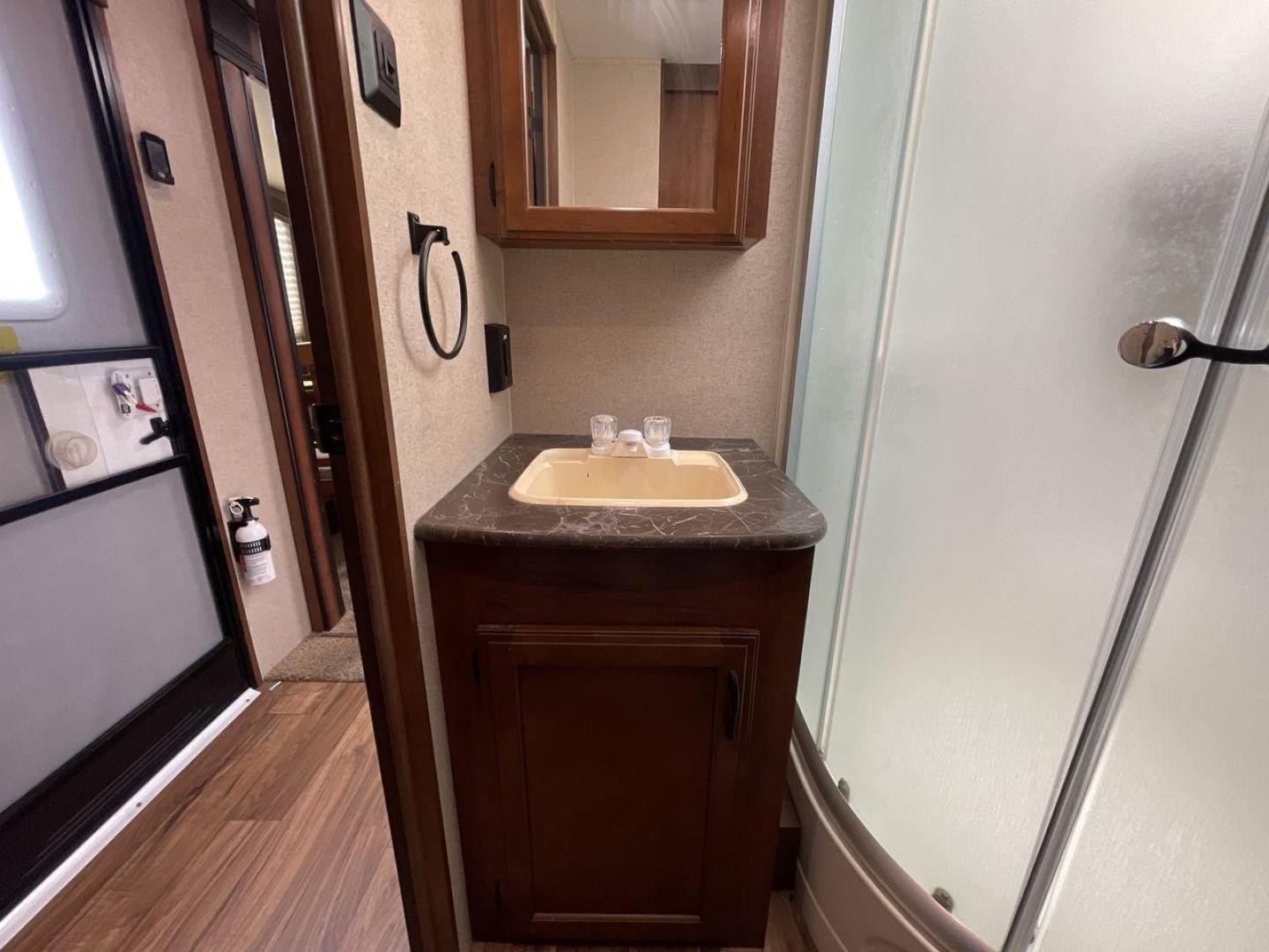 2016 JAYCO JAY FLIGHT 34RSBS (1UJBJ0BT0G1) , located at 4319 N Main Street, Cleburne, TX, 76033, (817) 221-0660, 32.435829, -97.384178 - Photo#15