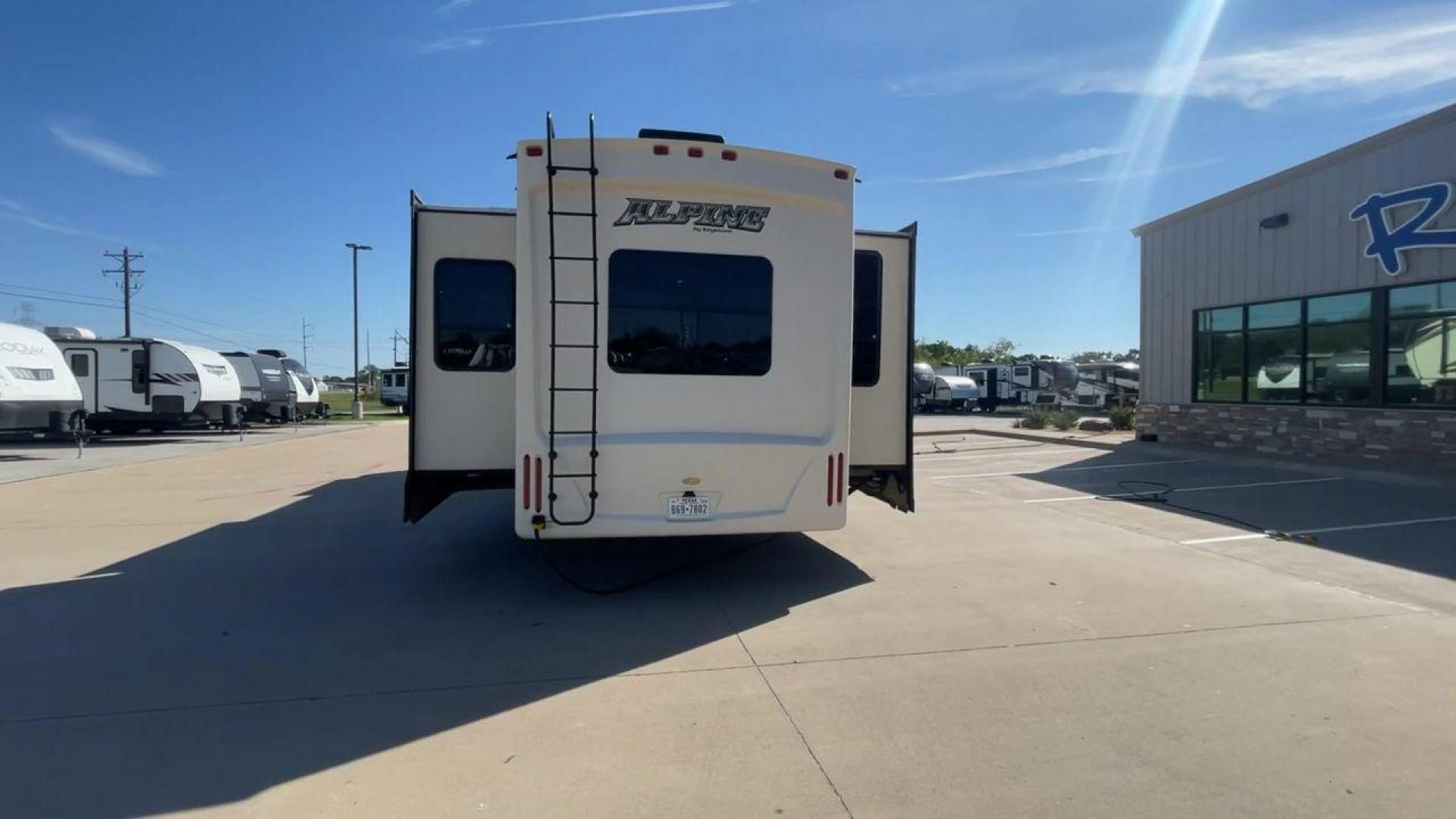 2016 WHITE KEYSTONE ALPINE 3511RE (4YDF35124GE) , Length: 39.17 ft. | Dry Weight: 13,100 lbs. | Gross Weight: 15,500 lbs. | Slides: 4 transmission, located at 4319 N Main Street, Cleburne, TX, 76033, (817) 221-0660, 32.435829, -97.384178 - The 2016 Keystone Alpine 3511RE Fifth Wheel offers a spacious and luxurious home on wheels, measuring 39.17 feet in length. It has a dry weight of 13,100 lbs and a gross weight of 15,500 lbs, making it a solid choice for those looking for both comfort and durability during extended travels. With fou - Photo#8