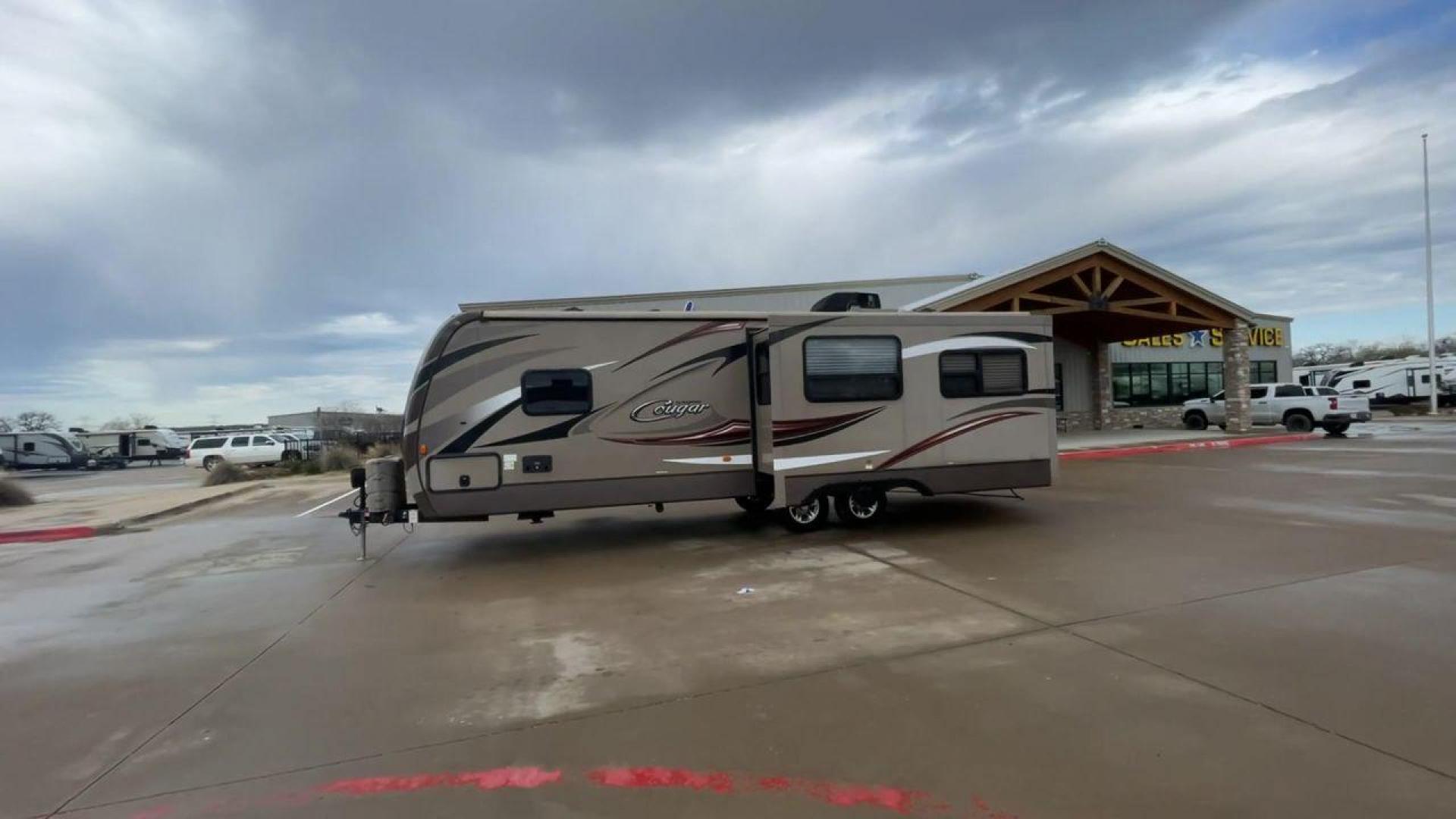 2016 KEYSTONE COUGAR 28RLS (4YDT28R21GV) , located at 4319 N Main Street, Cleburne, TX, 76033, (817) 221-0660, 32.435829, -97.384178 - Photo#6