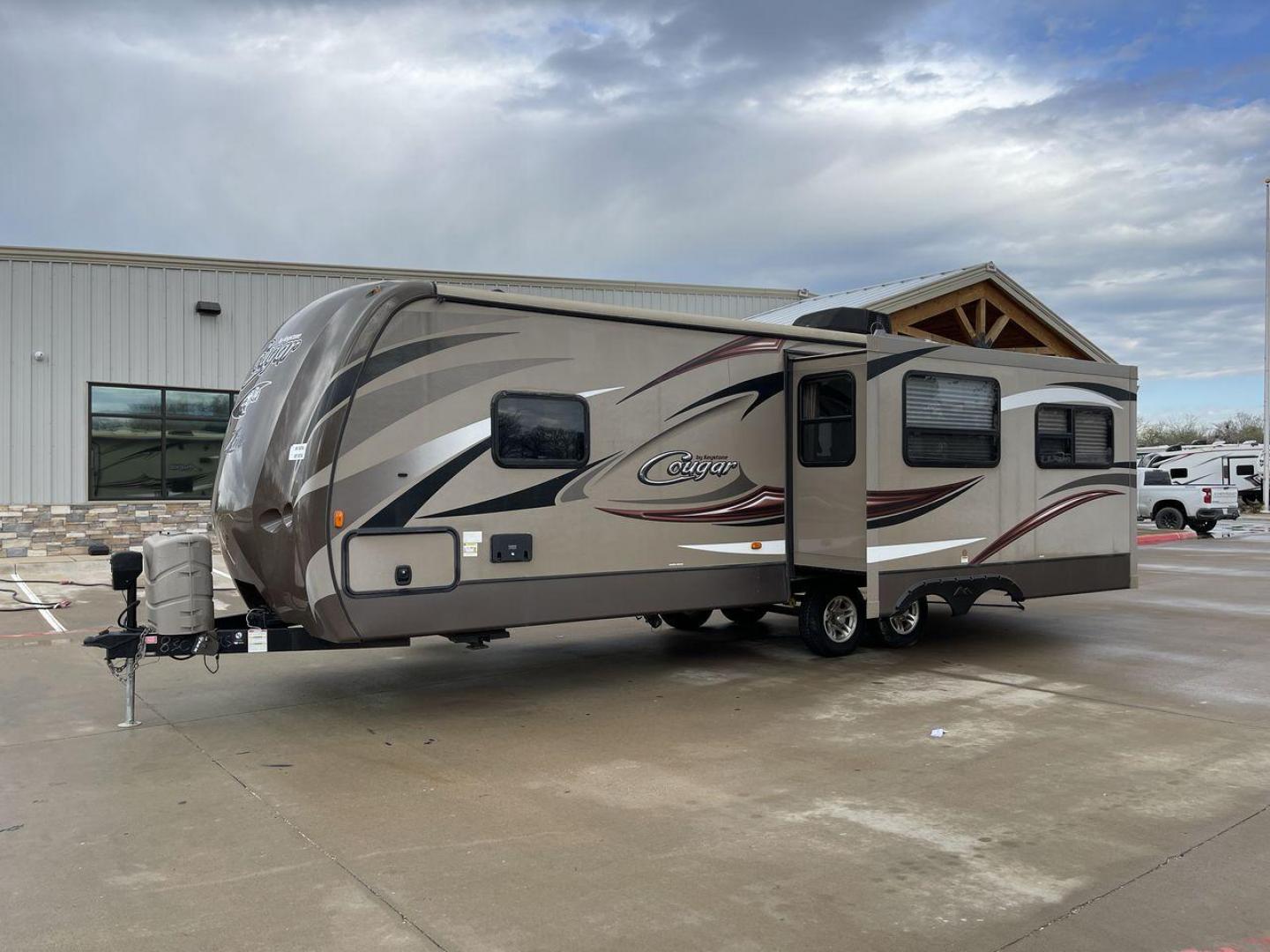 2016 KEYSTONE COUGAR 28RLS (4YDT28R21GV) , located at 4319 N Main Street, Cleburne, TX, 76033, (817) 221-0660, 32.435829, -97.384178 - Photo#24