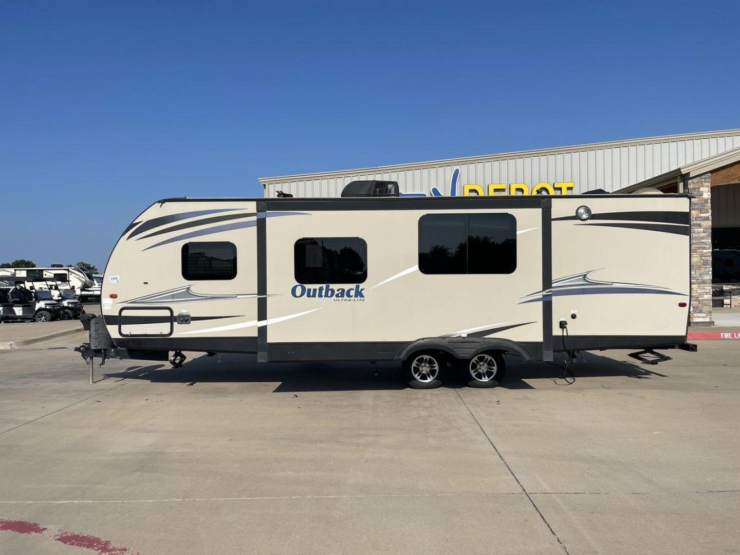 2016 KEYSTONE OUTBACK 276UBH (4YDT27628GB) , located at 4319 N Main Street, Cleburne, TX, 76033, (817) 221-0660, 32.435829, -97.384178 - Photo#23