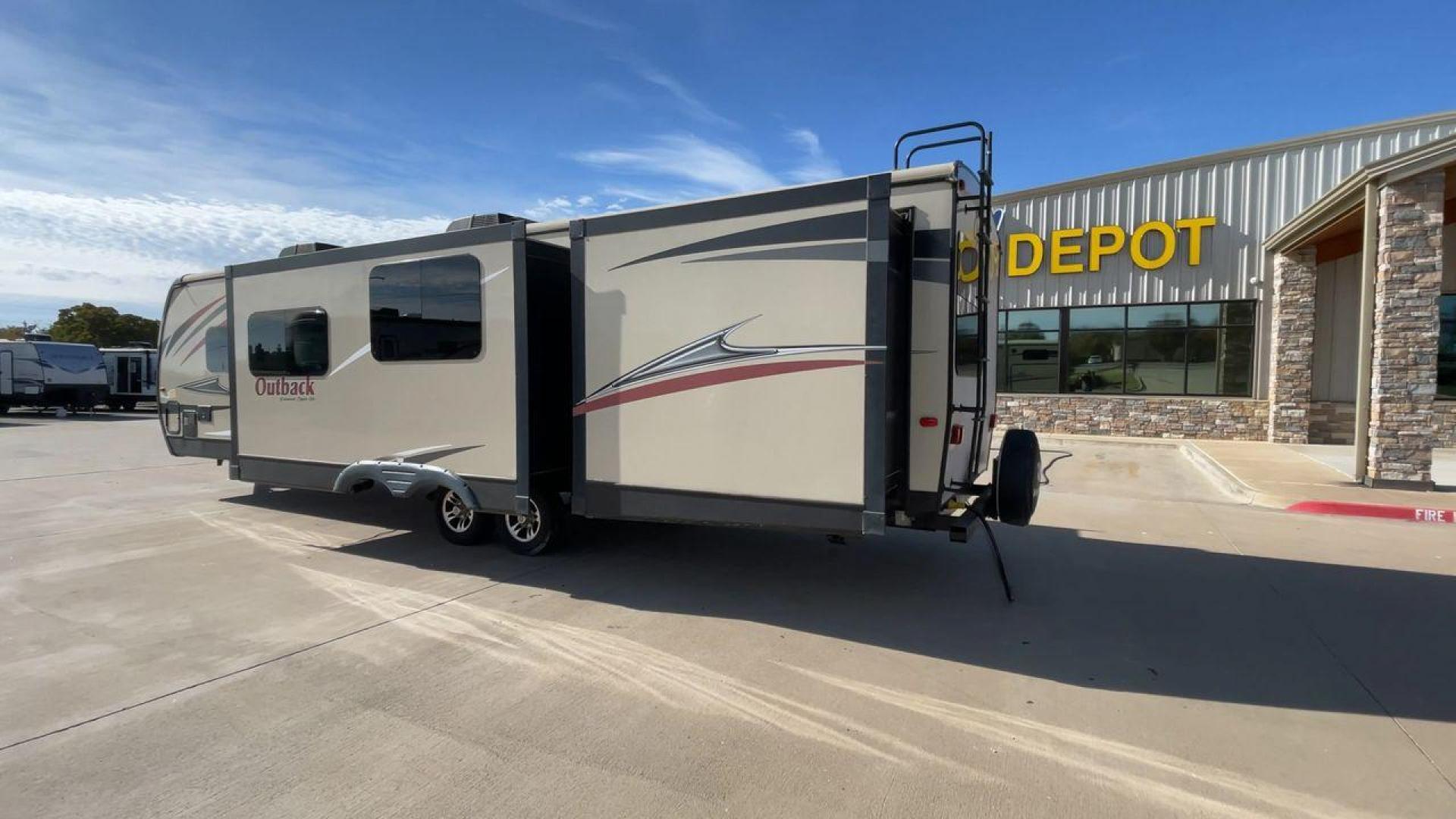 2016 KEYSTONE OUTBACK 325BH (4YDT32524GB) , Length: 37.42 ft. | Dry Weight: 8,325 lbs. | Gross Weight: 10,500 lbs. | Slides: 3 transmission, located at 4319 N Main Street, Cleburne, TX, 76033, (817) 221-0660, 32.435829, -97.384178 - Photo#7