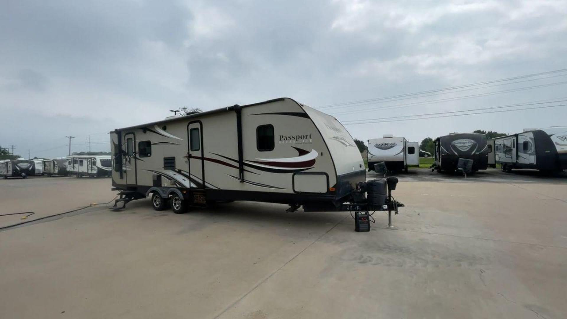 2016 KEYSTONE PASSPORT 2890RL (4YDT28924GT) , Length: 33.25 ft. | Dry Weight: 5,500 lbs. | Gross Weight: 7,200 lbs. | Slides: 1 transmission, located at 4319 N Main Street, Cleburne, TX, 76033, (817) 221-0660, 32.435829, -97.384178 - This 2016 Keystone Passport 2890RL is a single-slide travel trailer that measures 33.25 ft. in length. It has a dry weight of 5,500 lbs. and a GVWR of 7,200 lbs. With a 635 lb. hitch weight, it is lightweight and easy to tow! Its interior features a large slide at the rear that houses a nice U-sh - Photo#3