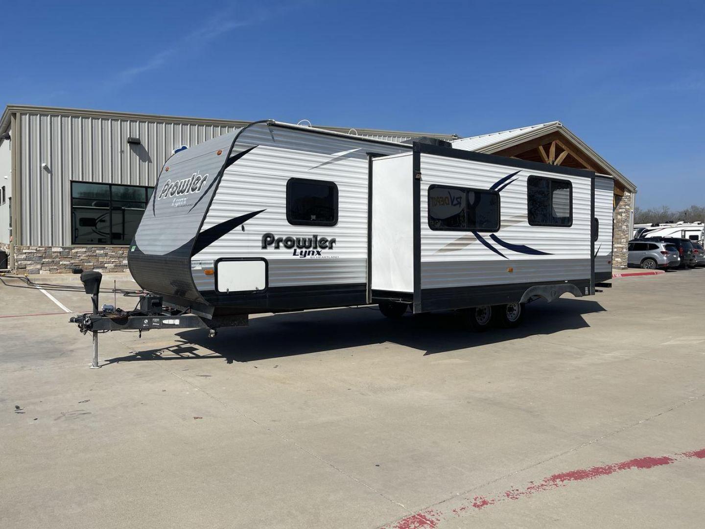 2016 KEYSTONE PROWLER 30LX (5SFPB3324GE) , Length: 33.92 ft. | Dry Weight: 6,720 lbs. | Gross Weight: 9,000 lbs. | Slides: 1 transmission, located at 4319 N Main Street, Cleburne, TX, 76033, (817) 221-0660, 32.435829, -97.384178 - The 2016 Keystone Prowler 30LX is a travel trailer designed to make our camping experiences extraordinary. With a dry weight of 6,720 lbs. and a gross weight of 9,000 lbs., this Heartland Prowler 30LX is lightweight yet sturdy. It is equipped with a single slide, which adds extra living space when e - Photo#24