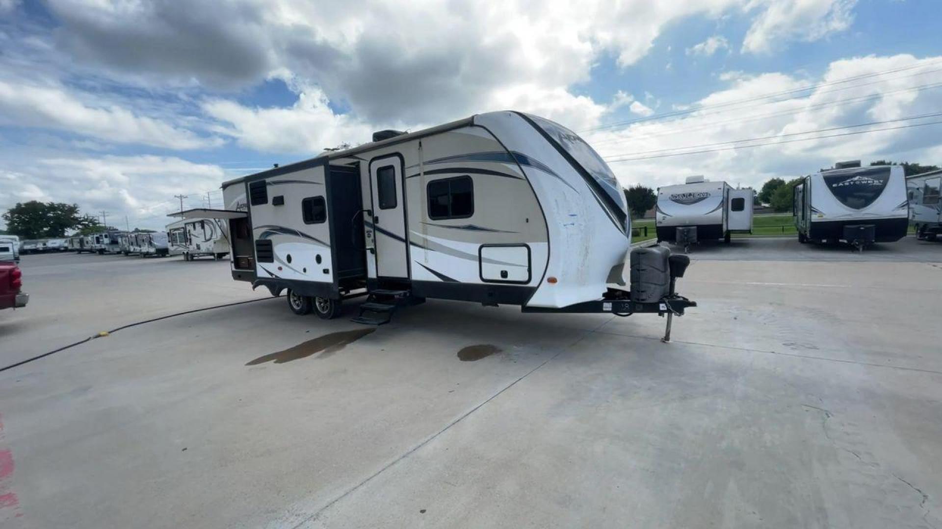 2016 KEYSTONE RV AEROLITE 272RBS (4YDT27228GP) , Length: 31.75 ft | Dry Weight: 6,840 lbs. | Slides: 2 transmission, located at 4319 N Main Street, Cleburne, TX, 76033, (817) 221-0660, 32.435829, -97.384178 - The 2016 Dutchmen Aerolite 272RBS travel trailer will make your camping trip more enjoyable. With a length of 31.75 feet and a dry weight of 6,840 pounds, this RV is the right size for comfort, convenience, and space. It's ready for any adventure, rain or shine, because it has two gas tanks and a po - Photo#5