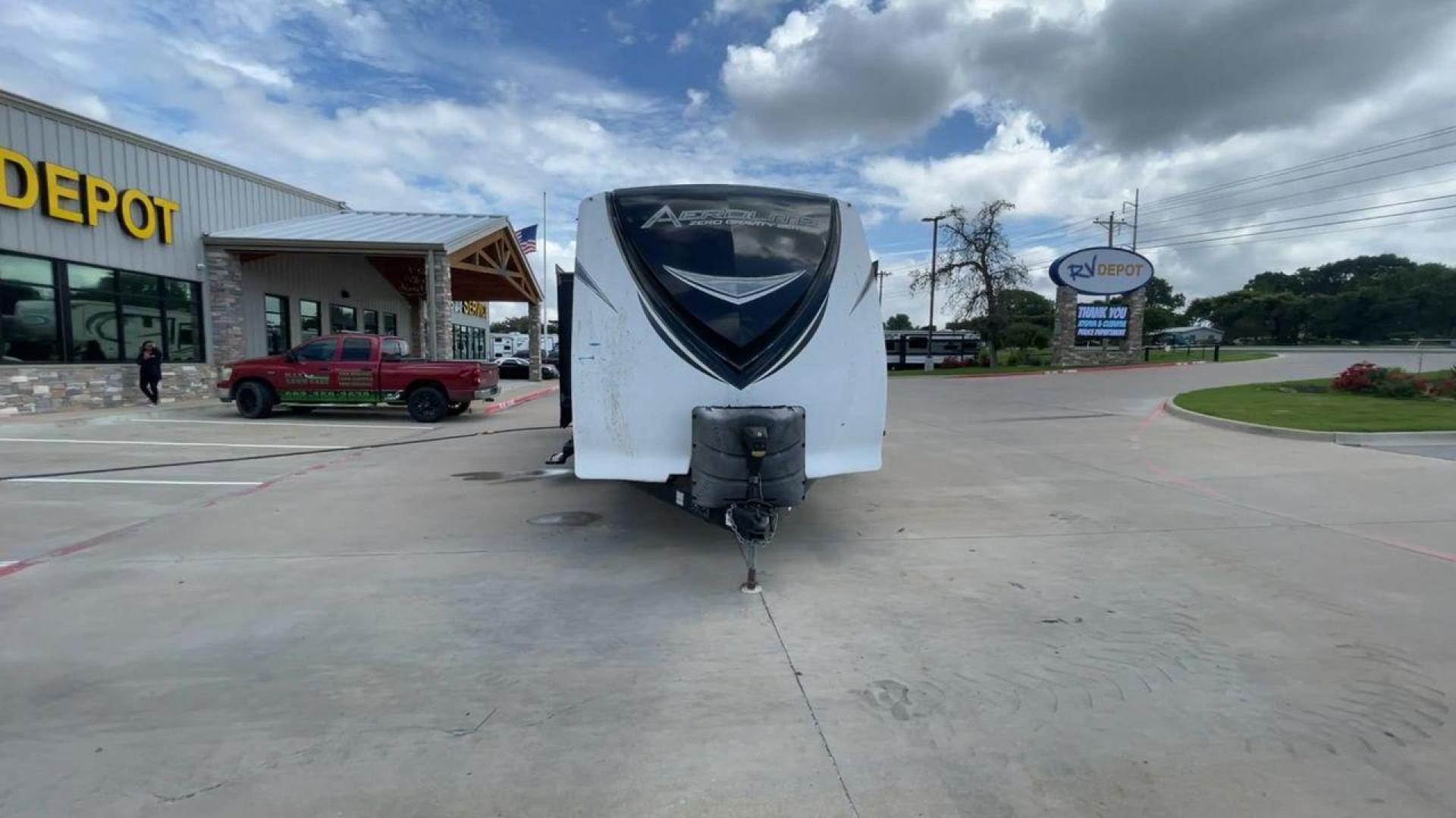 2016 KEYSTONE RV AEROLITE 272RBS (4YDT27228GP) , Length: 31.75 ft | Dry Weight: 6,840 lbs. | Slides: 2 transmission, located at 4319 N Main Street, Cleburne, TX, 76033, (817) 221-0660, 32.435829, -97.384178 - The 2016 Dutchmen Aerolite 272RBS travel trailer will make your camping trip more enjoyable. With a length of 31.75 feet and a dry weight of 6,840 pounds, this RV is the right size for comfort, convenience, and space. It's ready for any adventure, rain or shine, because it has two gas tanks and a po - Photo#6