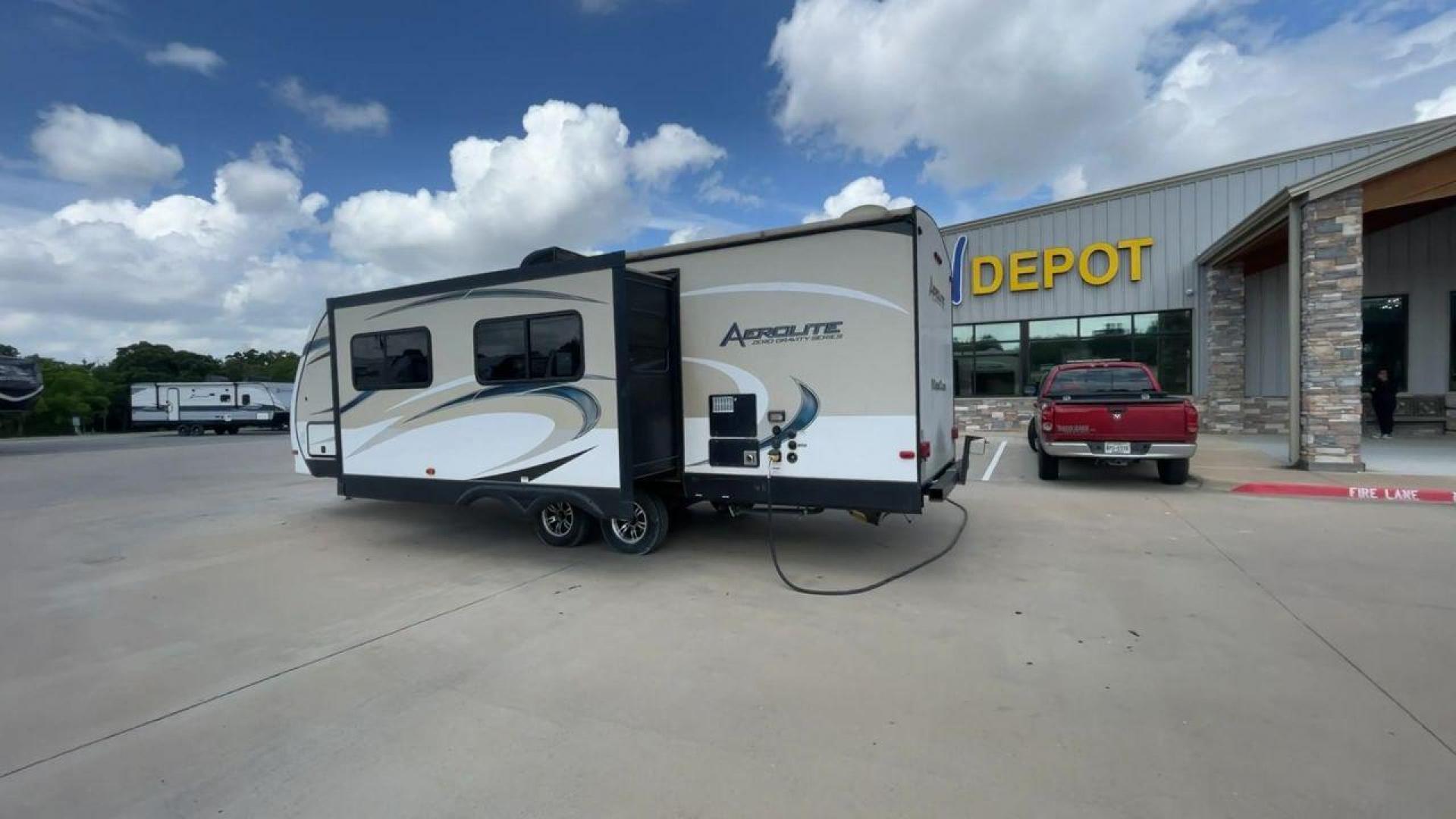 2016 KEYSTONE RV AEROLITE 272RBS (4YDT27228GP) , Length: 31.75 ft | Dry Weight: 6,840 lbs. | Slides: 2 transmission, located at 4319 N Main Street, Cleburne, TX, 76033, (817) 221-0660, 32.435829, -97.384178 - The 2016 Dutchmen Aerolite 272RBS travel trailer will make your camping trip more enjoyable. With a length of 31.75 feet and a dry weight of 6,840 pounds, this RV is the right size for comfort, convenience, and space. It's ready for any adventure, rain or shine, because it has two gas tanks and a po - Photo#9