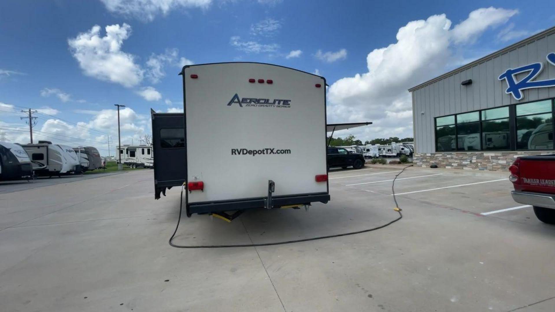 2016 KEYSTONE RV AEROLITE 272RBS (4YDT27228GP) , Length: 31.75 ft | Dry Weight: 6,840 lbs. | Slides: 2 transmission, located at 4319 N Main Street, Cleburne, TX, 76033, (817) 221-0660, 32.435829, -97.384178 - The 2016 Dutchmen Aerolite 272RBS travel trailer will make your camping trip more enjoyable. With a length of 31.75 feet and a dry weight of 6,840 pounds, this RV is the right size for comfort, convenience, and space. It's ready for any adventure, rain or shine, because it has two gas tanks and a po - Photo#10