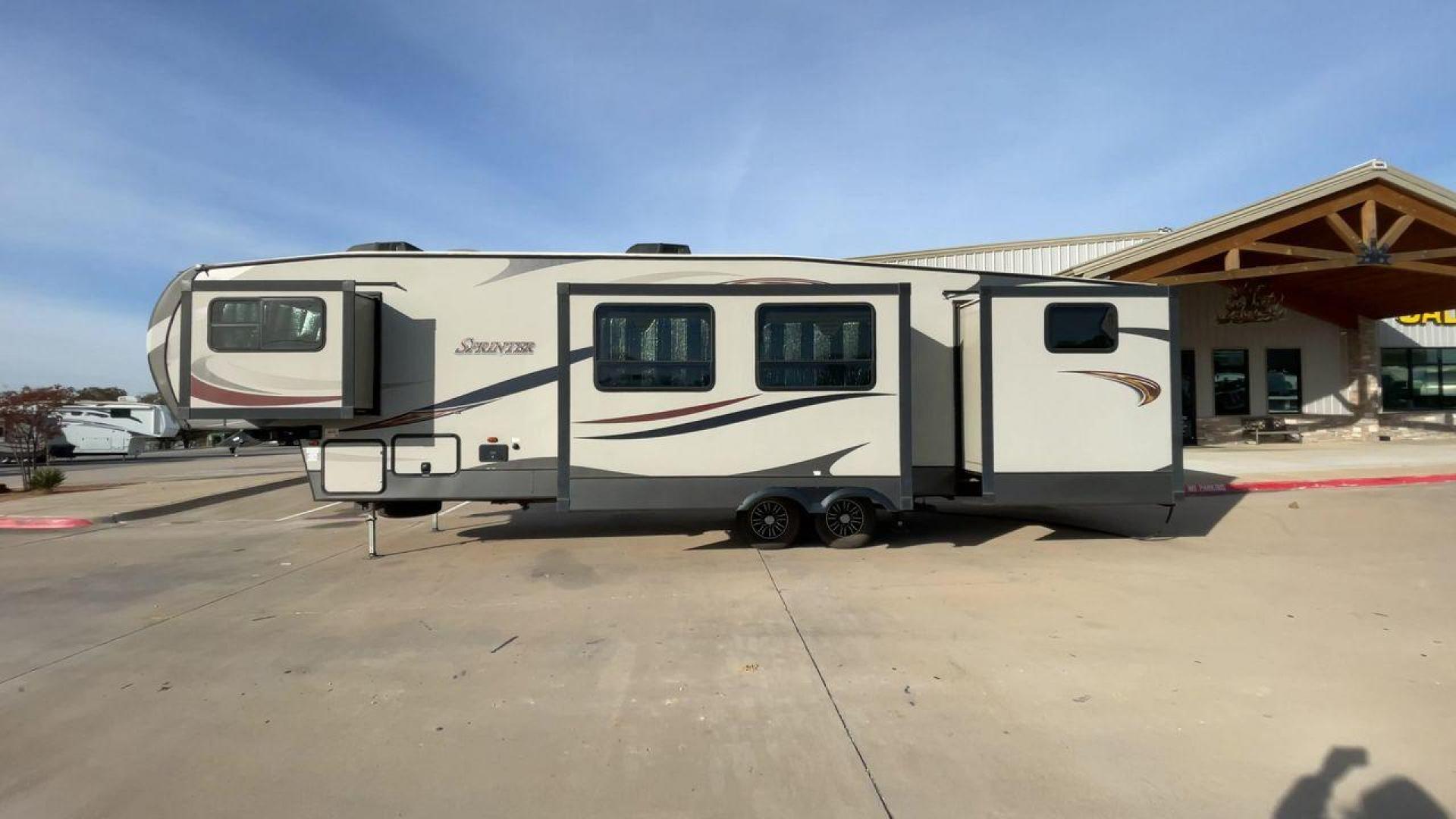 2016 KEYSTONE SPRINTER 358BHS (4YDF35828G1) , located at 4319 N Main Street, Cleburne, TX, 76033, (817) 221-0660, 32.435829, -97.384178 - Photo#6