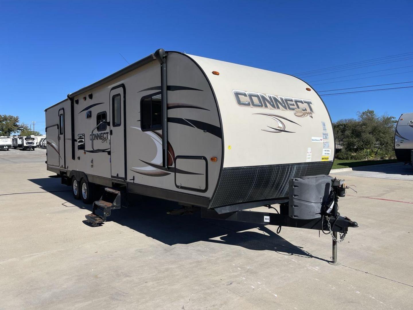 2016 KZ CONNECT 322BHS (4EZTL3221G8) , Length: 35.5 ft. | Dry Weight: 6,910 lbs. | Gross Weight: 8,300 lbs. | Slides: 2 transmission, located at 4319 N Main Street, Cleburne, TX, 76033, (817) 221-0660, 32.435829, -97.384178 - Photo#22