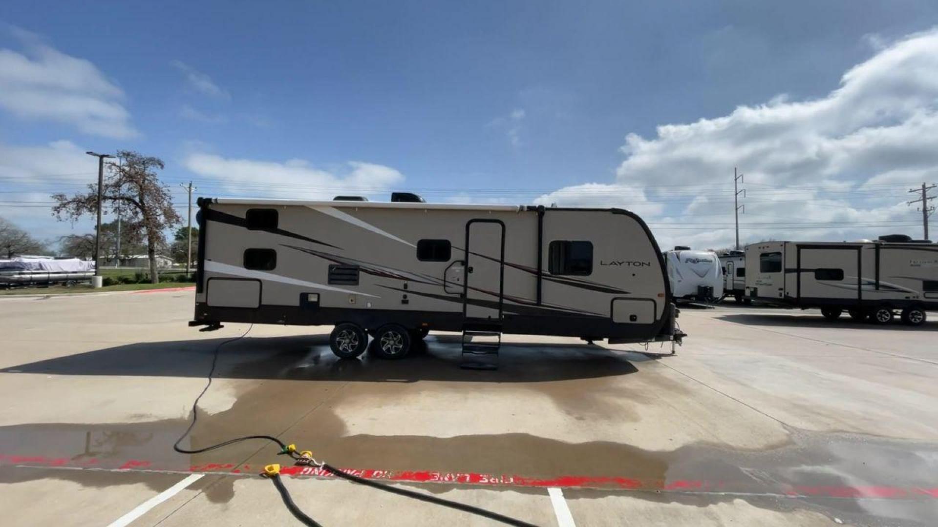 2016 GRAY LAYTON 285BH - (5ZWTYNS23G4) , Length: 33 ft. | Dry Weight: 6,125 lbs. | Gross Weight: 11,200 lbs. | Slides: 1 transmission, located at 4319 N Main Street, Cleburne, TX, 76033, (817) 221-0660, 32.435829, -97.384178 - Camp in the 2016 Layton 285BH and enjoy all of its amazing amenities!It measures 33 ft. in length and 11.5 ft. in height. It has a dry weight of 6,125 lbs. and a payload capacity of 3,223 lbs. It is made of aluminum and fiberglass. It also comes equipped with automatic heating and cooling rated at 2 - Photo#2