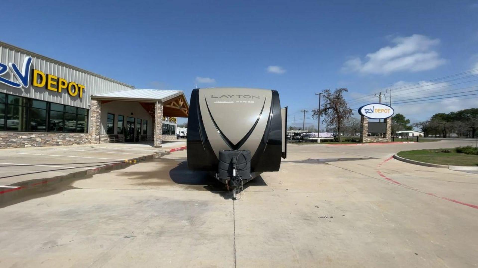 2016 GRAY LAYTON 285BH - (5ZWTYNS23G4) , Length: 33 ft. | Dry Weight: 6,125 lbs. | Gross Weight: 11,200 lbs. | Slides: 1 transmission, located at 4319 N Main Street, Cleburne, TX, 76033, (817) 221-0660, 32.435829, -97.384178 - Camp in the 2016 Layton 285BH and enjoy all of its amazing amenities!It measures 33 ft. in length and 11.5 ft. in height. It has a dry weight of 6,125 lbs. and a payload capacity of 3,223 lbs. It is made of aluminum and fiberglass. It also comes equipped with automatic heating and cooling rated at 2 - Photo#4