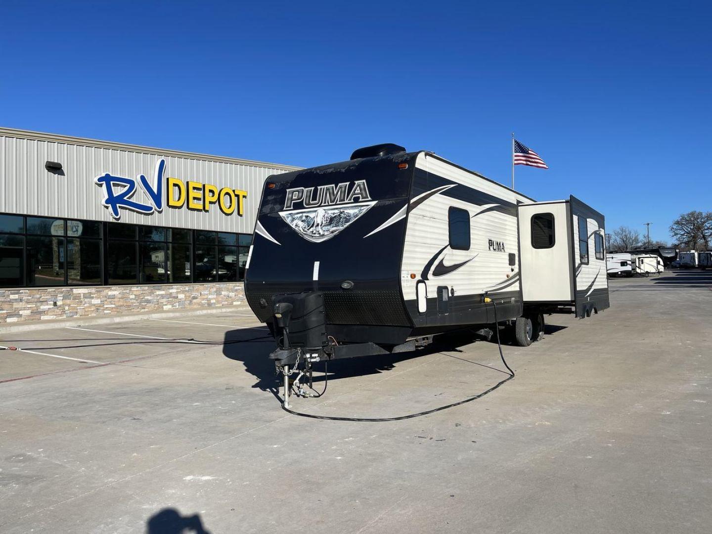 2016 WHITE PALOMINO PUMA 30RLIS (4X4TPUF28GP) , Length: 34.42 ft. | Dry Weight: 7,775 lbs. | Gross Weight: 9,635 lbs. | Slides: 2 transmission, located at 4319 N Main Street, Cleburne, TX, 76033, (817) 221-0660, 32.435829, -97.384178 - With the Palomino Puma 30RLIS travel trailer from 2016, experience the thrill of camping in elegance. This well-thought-out RV provides the ideal balance of comfort, usefulness, and considerate features, making for an unforgettable and pleasurable trip. This unit measures 34.42 ft in length by 11 - Photo#0