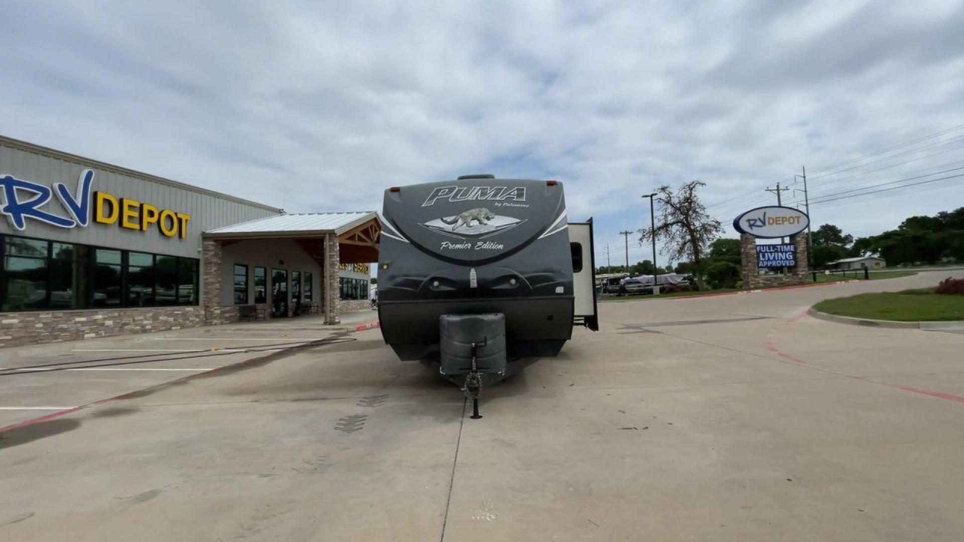 2016 PALOMINO PUMA 31BHSS (4X4TPUG27GP) , Length: 35.33 ft. | Dry Weight: 7,958 lbs. | Gross Weight: 9,600 lbs. | Slides: 2 transmission, located at 4319 N Main Street, Cleburne, TX, 76033, (817) 221-0660, 32.435829, -97.384178 - Photo#4