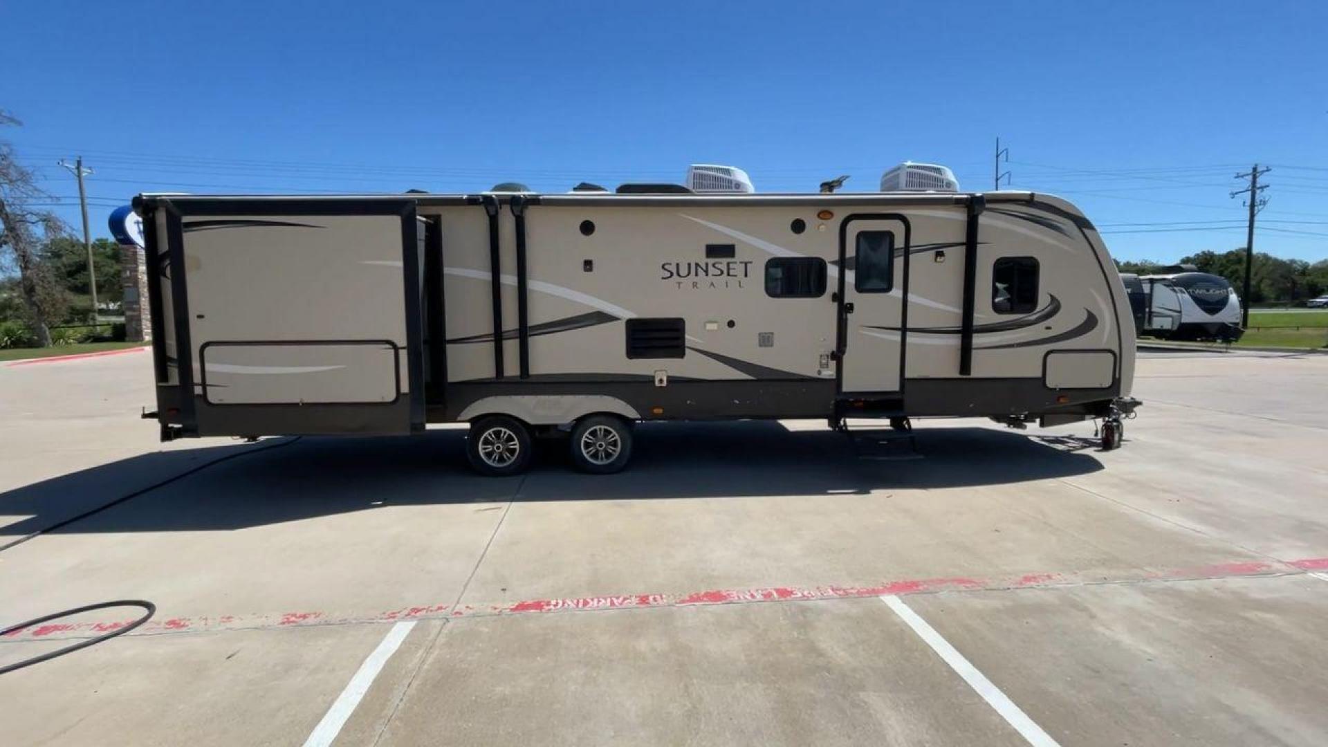 2016 TAN SUNSET TRAIL 33FR - (4V0TC3323GE) , Length: 36.92 ft | Dry Weight: 7,680 lbs | Gross Weight: 9,714 lbs | Slides: 3 transmission, located at 4319 N Main Street, Cleburne, TX, 76033, (817) 221-0660, 32.435829, -97.384178 - The 2016 Crossroads Sunset Trail Reserve 33FR Travel Trailer lets you enjoy comfort and flexibility on the open road. This trailer is big and well-equipped, so you can go on amazing trips with your family and friends. Boasting a length of 36.92 feet and a dry weight of 7,680 pounds, the Sunset Trail - Photo#2