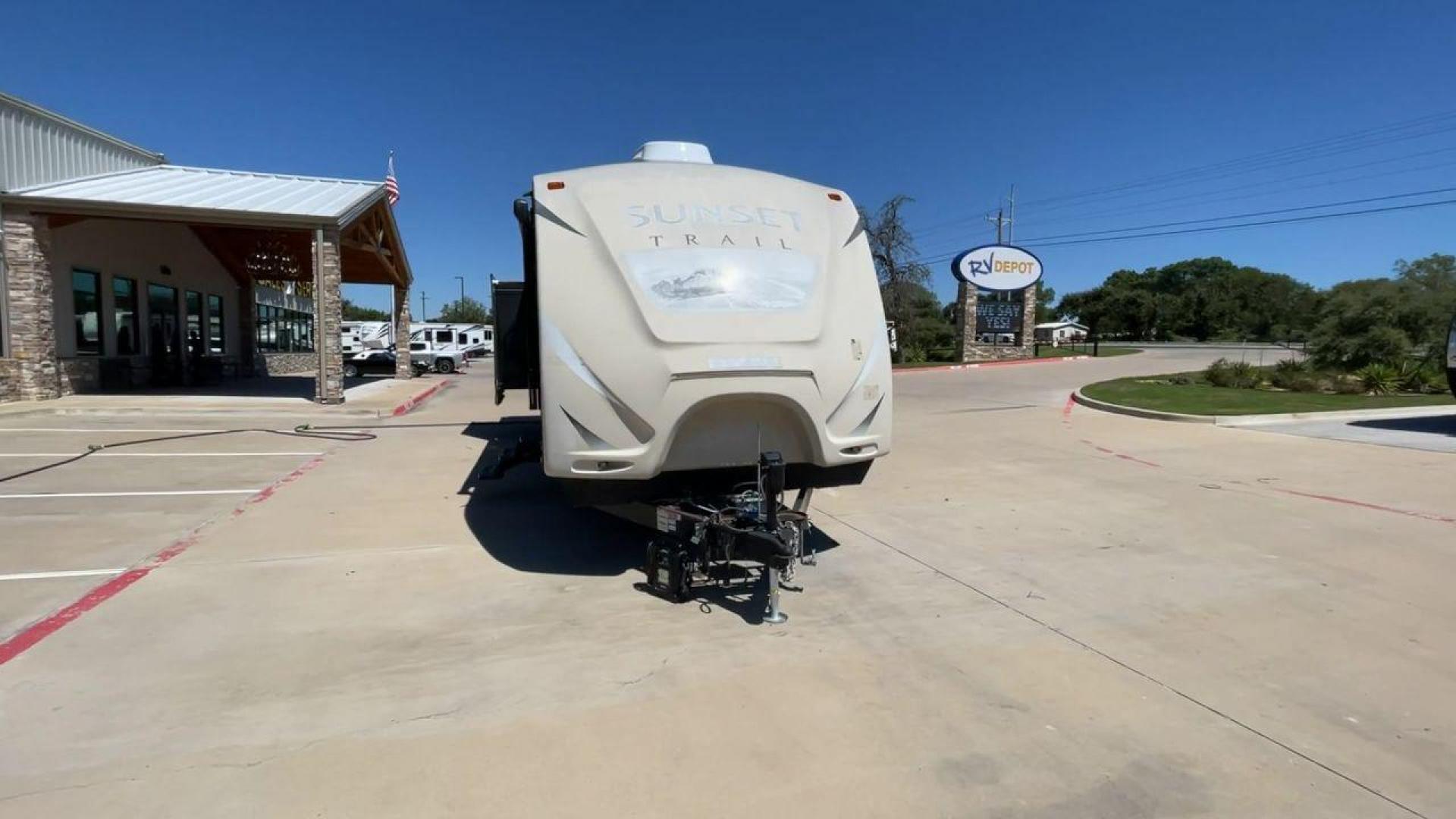 2016 TAN SUNSET TRAIL 33FR - (4V0TC3323GE) , Length: 36.92 ft | Dry Weight: 7,680 lbs | Gross Weight: 9,714 lbs | Slides: 3 transmission, located at 4319 N Main Street, Cleburne, TX, 76033, (817) 221-0660, 32.435829, -97.384178 - The 2016 Crossroads Sunset Trail Reserve 33FR Travel Trailer lets you enjoy comfort and flexibility on the open road. This trailer is big and well-equipped, so you can go on amazing trips with your family and friends. Boasting a length of 36.92 feet and a dry weight of 7,680 pounds, the Sunset Trail - Photo#4