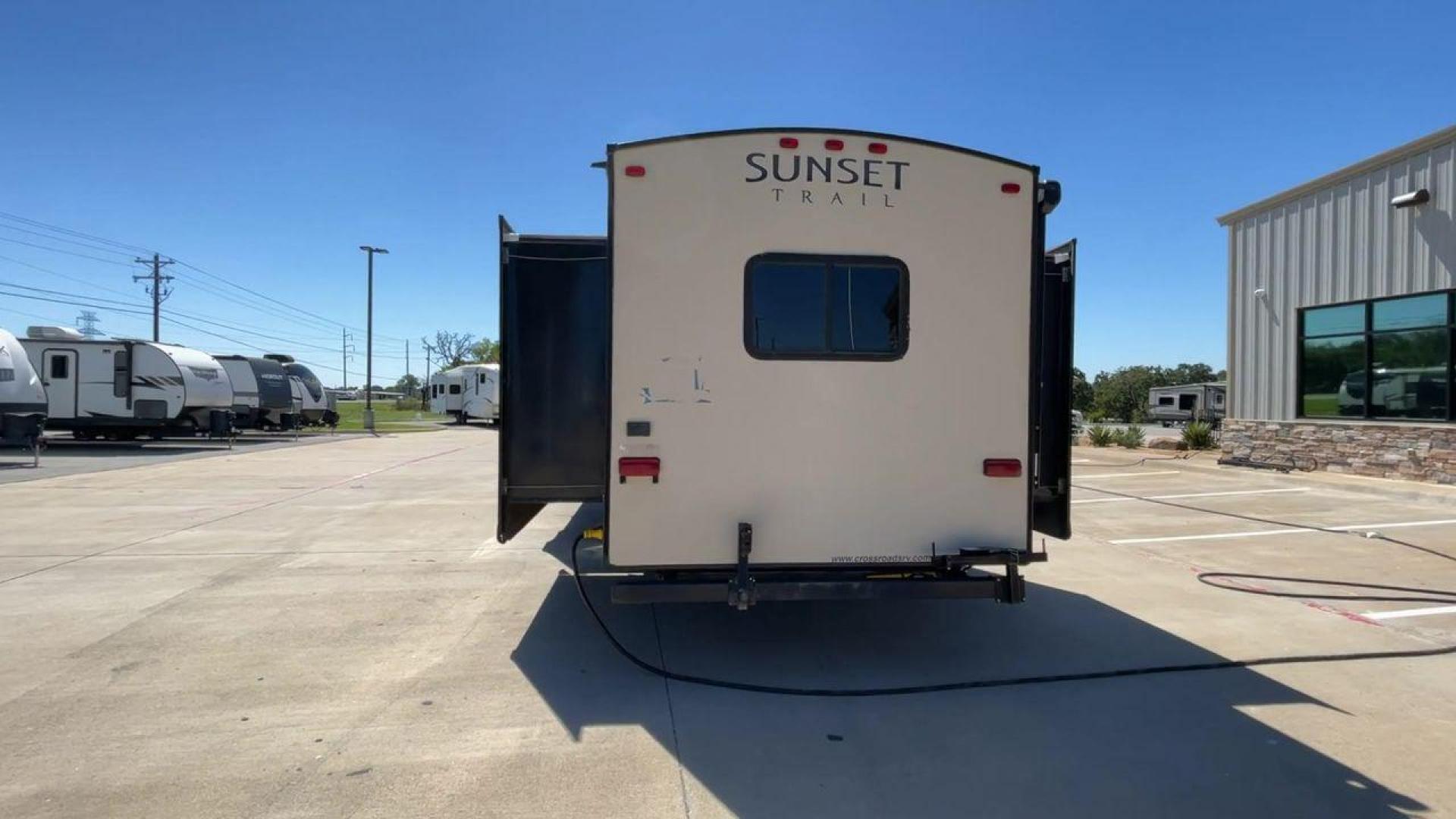 2016 TAN SUNSET TRAIL 33FR - (4V0TC3323GE) , Length: 36.92 ft | Dry Weight: 7,680 lbs | Gross Weight: 9,714 lbs | Slides: 3 transmission, located at 4319 N Main Street, Cleburne, TX, 76033, (817) 221-0660, 32.435829, -97.384178 - The 2016 Crossroads Sunset Trail Reserve 33FR Travel Trailer lets you enjoy comfort and flexibility on the open road. This trailer is big and well-equipped, so you can go on amazing trips with your family and friends. Boasting a length of 36.92 feet and a dry weight of 7,680 pounds, the Sunset Trail - Photo#8