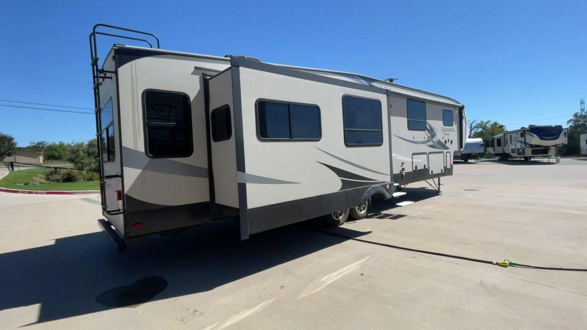 2017 COACHMEN CHAPARRAL 392MBL (5ZT3CH4B0HA) , Length: 41.75 ft. | Dry Weight: 12,520 lbs. | Gross Weight: 14,500 lbs. | Slides: 4 transmission, located at 4319 N Main Street, Cleburne, TX, 76033, (817) 221-0660, 32.435829, -97.384178 - The 2017 Coachmen Chaparral 392MBL is a luxurious and spacious fifth-wheel trailer, ideal for extended trips and family vacations. The exterior has a clean, modern look, featuring beige and gray tones with sleek graphics. The hitch ensures stability during towing, and the four slides provide extensi - Photo#1