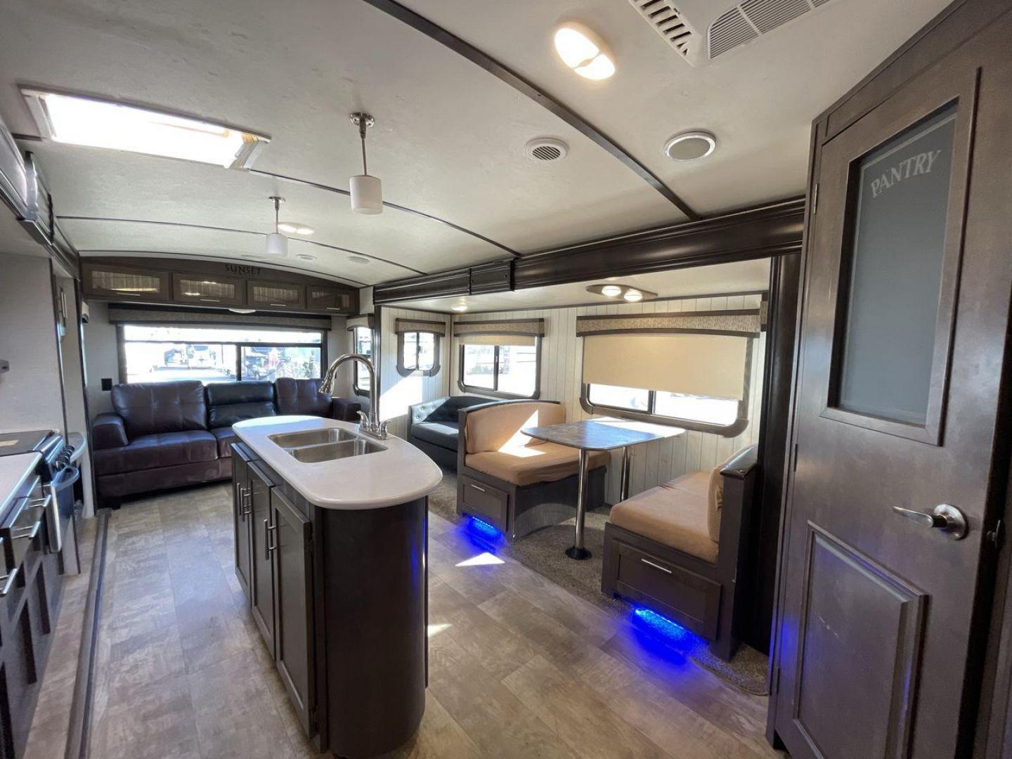 2017 TAN CROSSROADS RV SUNSET TRAIL 33SI (4YDT33S27H5) , Length: 37 ft. | Dry Weight: 7,554 lbs. | Gross Weight: 9,895 lbs. | Slides: 3 transmission, located at 4319 N Main Street, Cleburne, TX, 76033, (817) 221-0660, 32.435829, -97.384178 - Photo#12