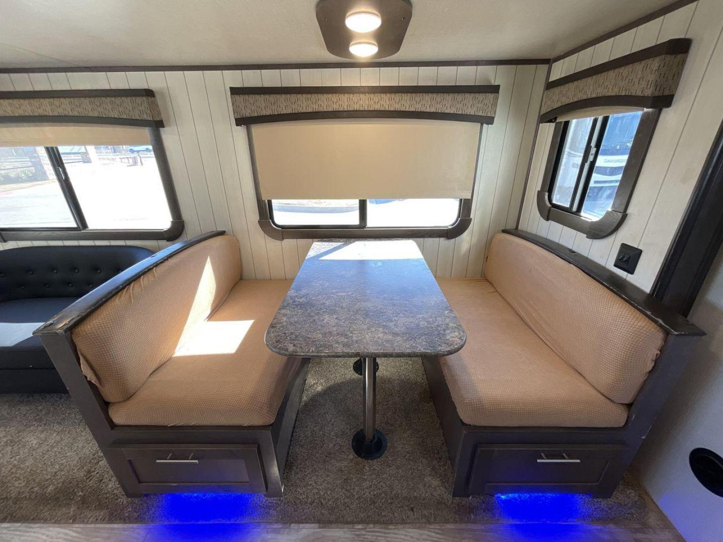 2017 TAN CROSSROADS RV SUNSET TRAIL 33SI (4YDT33S27H5) , Length: 37 ft. | Dry Weight: 7,554 lbs. | Gross Weight: 9,895 lbs. | Slides: 3 transmission, located at 4319 N Main Street, Cleburne, TX, 76033, (817) 221-0660, 32.435829, -97.384178 - Photo#14