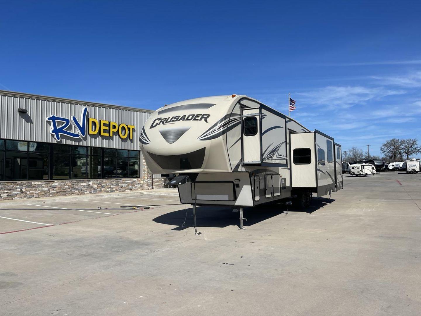 2017 TAN FOREST RIVER CRUSADER 360 (5ZT3CS1B8HG) , Length: 40.42 ft. | Dry Weight: 12,158 lbs. | Gross Weight: 13,852 lbs. | Slides: 4 transmission, located at 4319 N Main Street, Cleburne, TX, 76033, (817) 221-0660, 32.435829, -97.384178 - Introducing the 2017 Forest River Crusader 360, a luxurious fifth-wheel trailer that sets the standard for upscale RV living. Measuring 40 feet in length, this model features four slide-outs, providing an expansive and well-appointed interior. The Crusader 360 boasts a master bedroom with abundant s - Photo#0