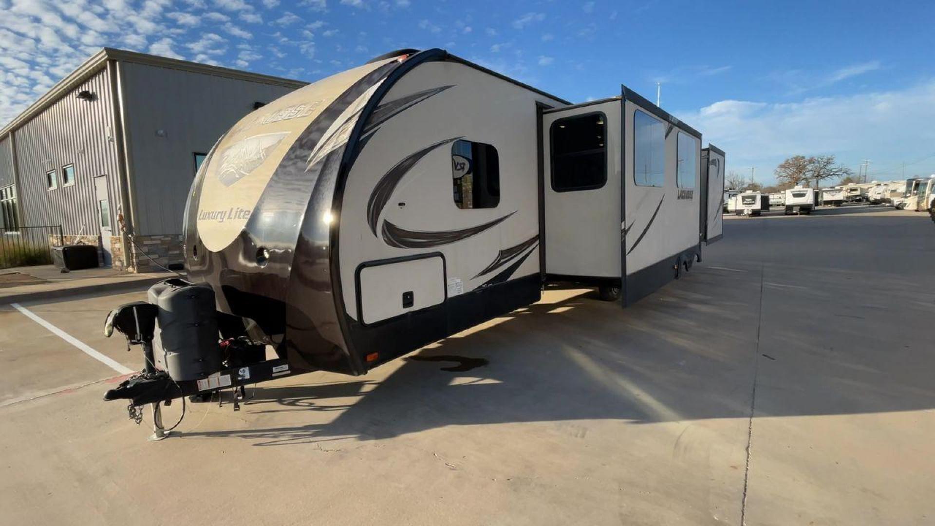 2017 FOREST RIVER LACROSSE 339BHD (5ZT2LCZB2HB) , Length: 36.75 ft. | Dry Weight: 7,709 lbs. | Slides: 2 transmission, located at 4319 N Main Street, Cleburne, TX, 76033, (817) 221-0660, 32.435829, -97.384178 - The 2017 Forest River LaCrosse 339BHD is a dual-slide travel trailer that measures 36.75 ft. in length and 11.42 ft. in height. It has a dry weight of 7,709 lbs. and a payload capacity of 1,876 lbs. as well as a hitch weight of 785 lbs. This LaCrosse is a bunkhouse model that can sleep up to 10 peop - Photo#5