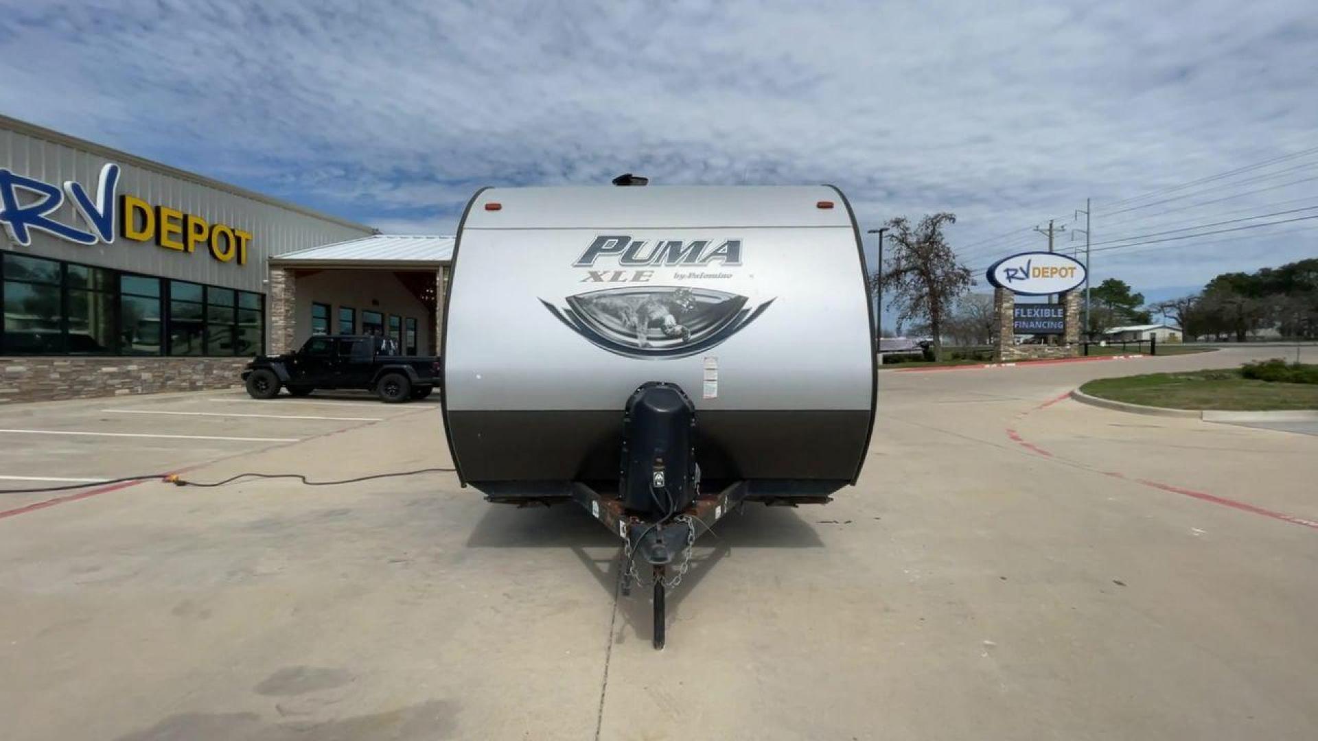 2017 FOREST RIVER PUMA 17QBC (4X4TPU716HP) , Length: 22 ft. | Dry Weight: 3,462 lbs. | Gross Weight: 4,803 lbs. | Slides: 0 transmission, located at 4319 N Main Street, Cleburne, TX, 76033, (817) 221-0660, 32.435829, -97.384178 - Lovely and lightweight -- these qualities best describe the 2017 Forest River Puma 17QBC. It measures exactly 22 ft. in length and has a dry weight of 3,462 lbs. It also has a GVWR of 4,803 lbs. and a hitch weight of 403 lbs. This modest yet well-equipped ultra lite travel trailer makes an excellent - Photo#4