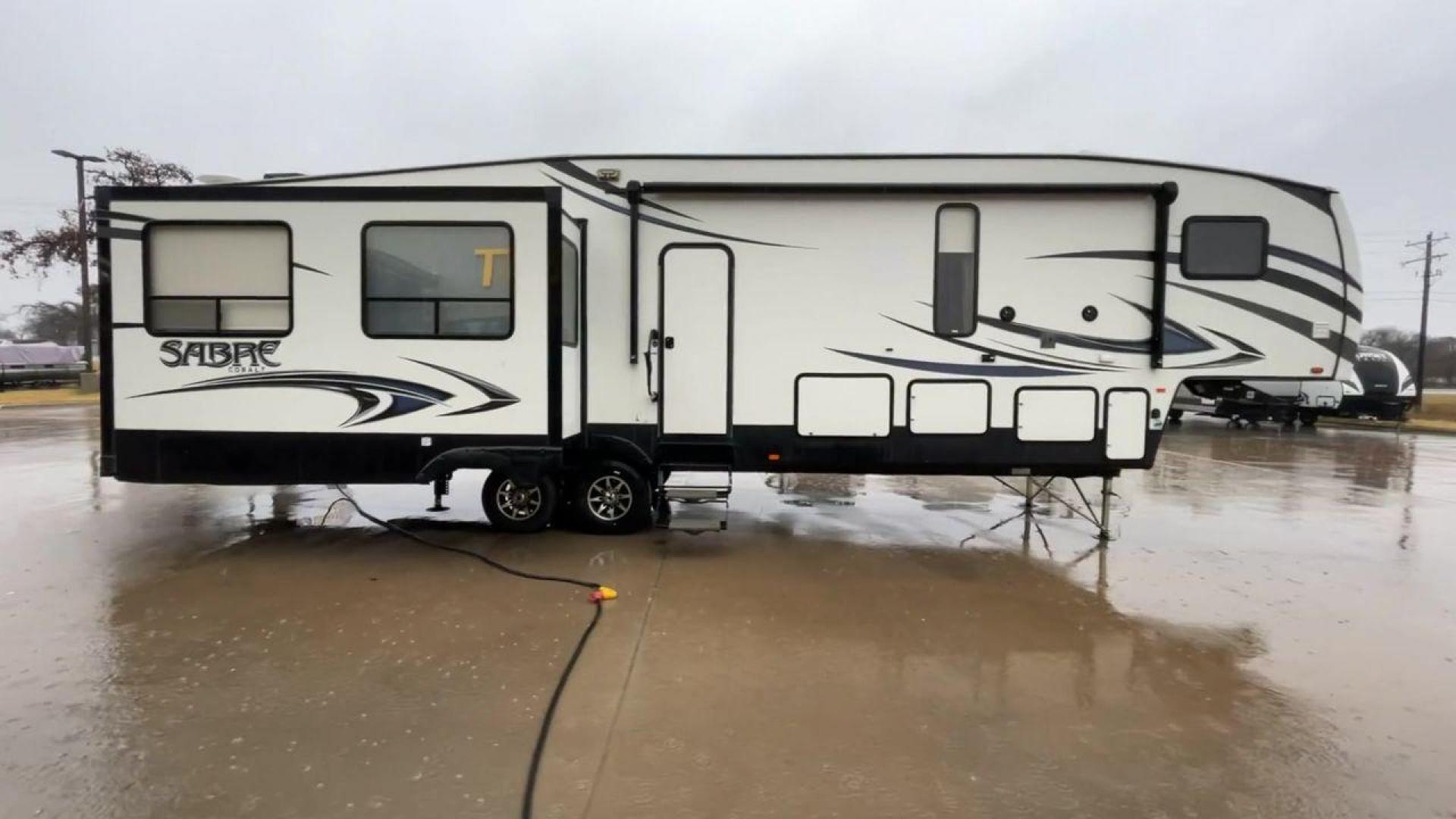 2017 FOREST RIVER SPORTSTER / SABRE (4X4FSRM24H3) , located at 4319 N Main Street, Cleburne, TX, 76033, (817) 221-0660, 32.435829, -97.384178 - Photo#2