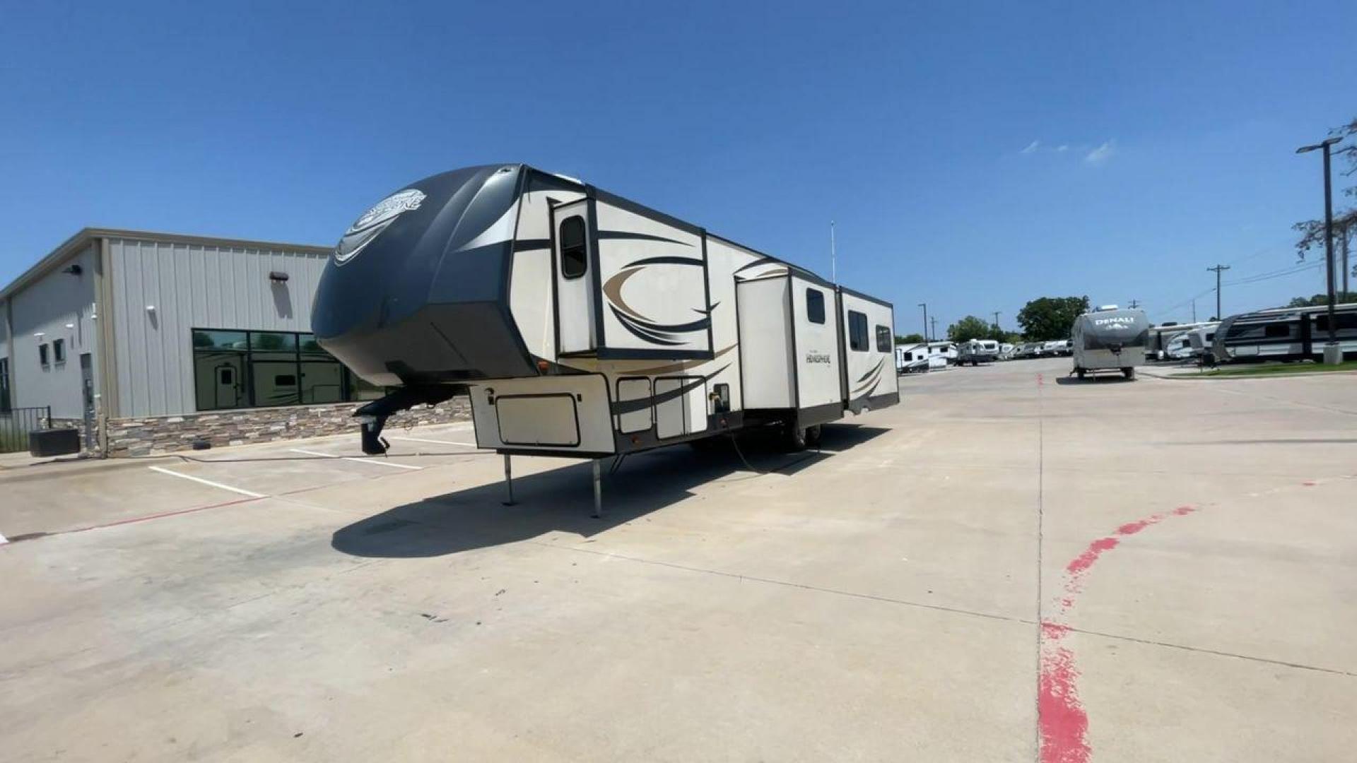 2017 TAN FOREST RIVER SALEM HEMISPHERE (4X4FSBN23HV) , Length: 42 ft.| Dry Weight: 10,924 lbs.| Slides: 4 transmission, located at 4319 N Main Street, Cleburne, TX, 76033, (817) 221-0660, 32.435829, -97.384178 - This is a 2017 Salem Hemisphere 368RLBHK fifth wheel. It has dimensions of 42 ft in length, 8 ft in width, and a 13.17 ft height. It has a dry weight of 10,924 lbs and a payload capacity of 3,156 lbs with a hitch weight of 2,080 lbs. This comes with four power-retractable slideouts and one 19 ft pow - Photo#5