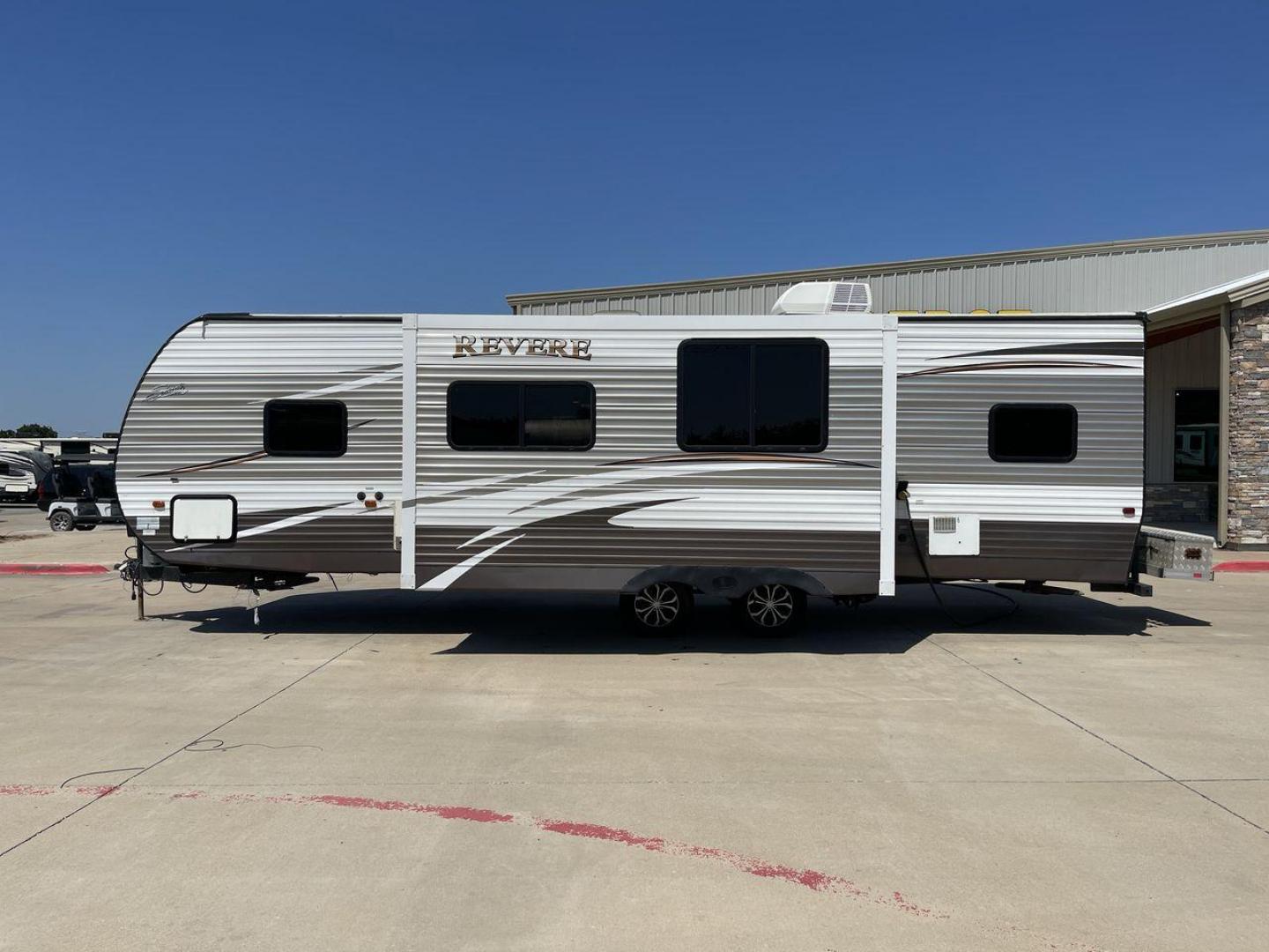 2017 FOREST RIVER SHASTA REVERE 30BH (5ZT2SHVBXHE) , located at 4319 N Main Street, Cleburne, TX, 76033, (817) 221-0660, 32.435829, -97.384178 - Photo#23