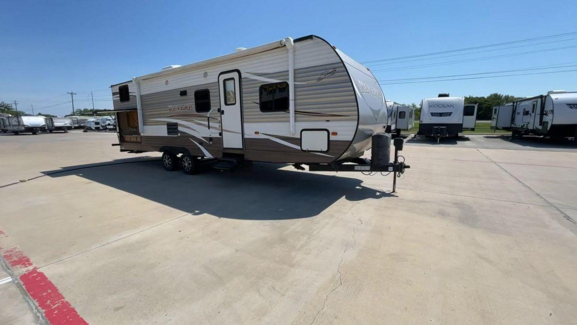 2017 FOREST RIVER SHASTA REVERE 30BH (5ZT2SHVBXHE) , located at 4319 N Main Street, Cleburne, TX, 76033, (817) 221-0660, 32.435829, -97.384178 - Photo#3