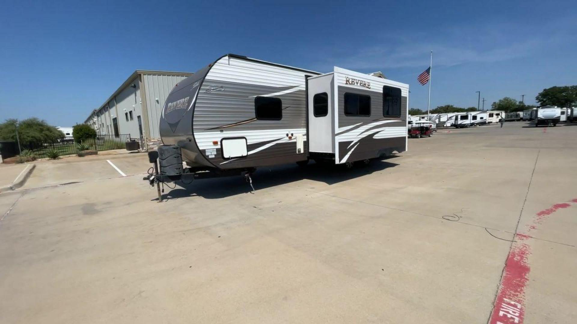 2017 FOREST RIVER SHASTA REVERE 30BH (5ZT2SHVBXHE) , located at 4319 N Main Street, Cleburne, TX, 76033, (817) 221-0660, 32.435829, -97.384178 - Photo#5