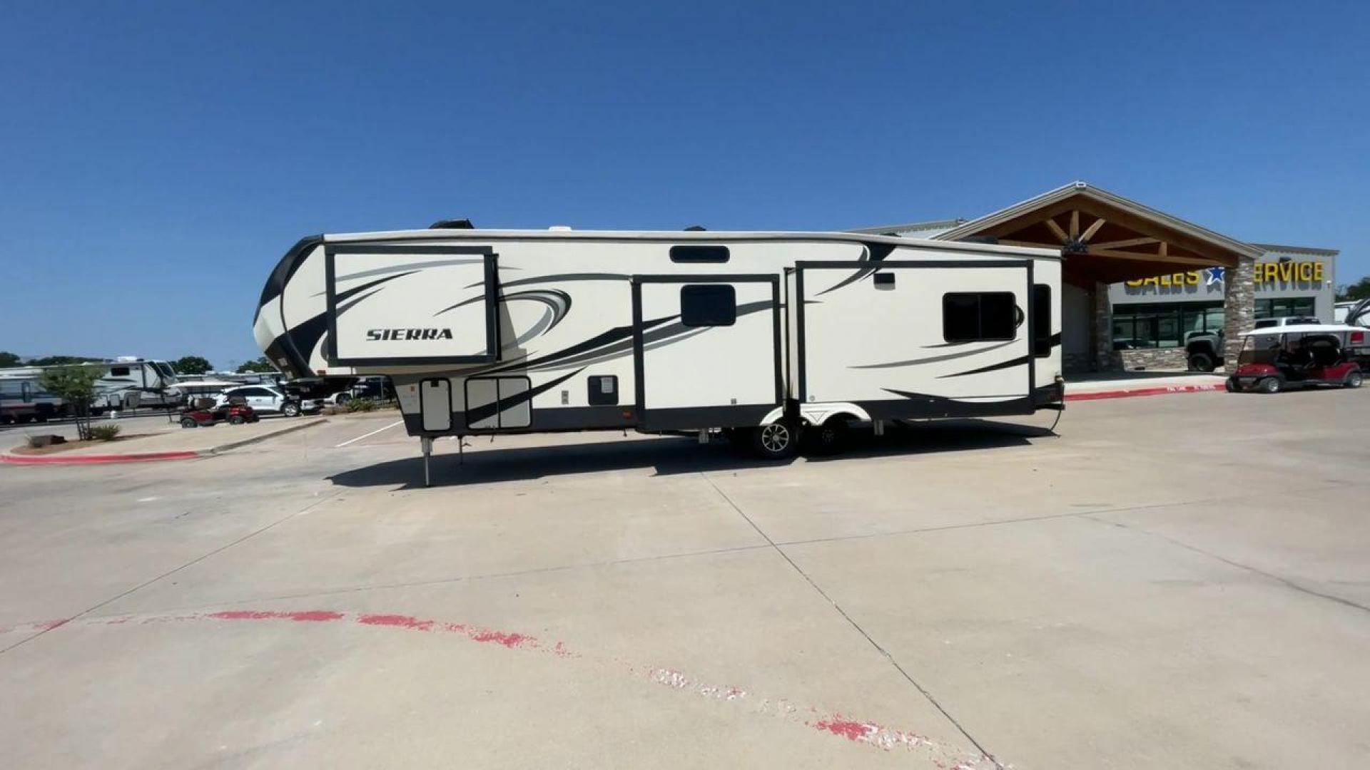 2017 FOREST RIVER SIERRA 372LOK (4X4FSEN22HJ) , located at 4319 N Main Street, Cleburne, TX, 76033, (817) 221-0660, 32.435829, -97.384178 - Photo#6